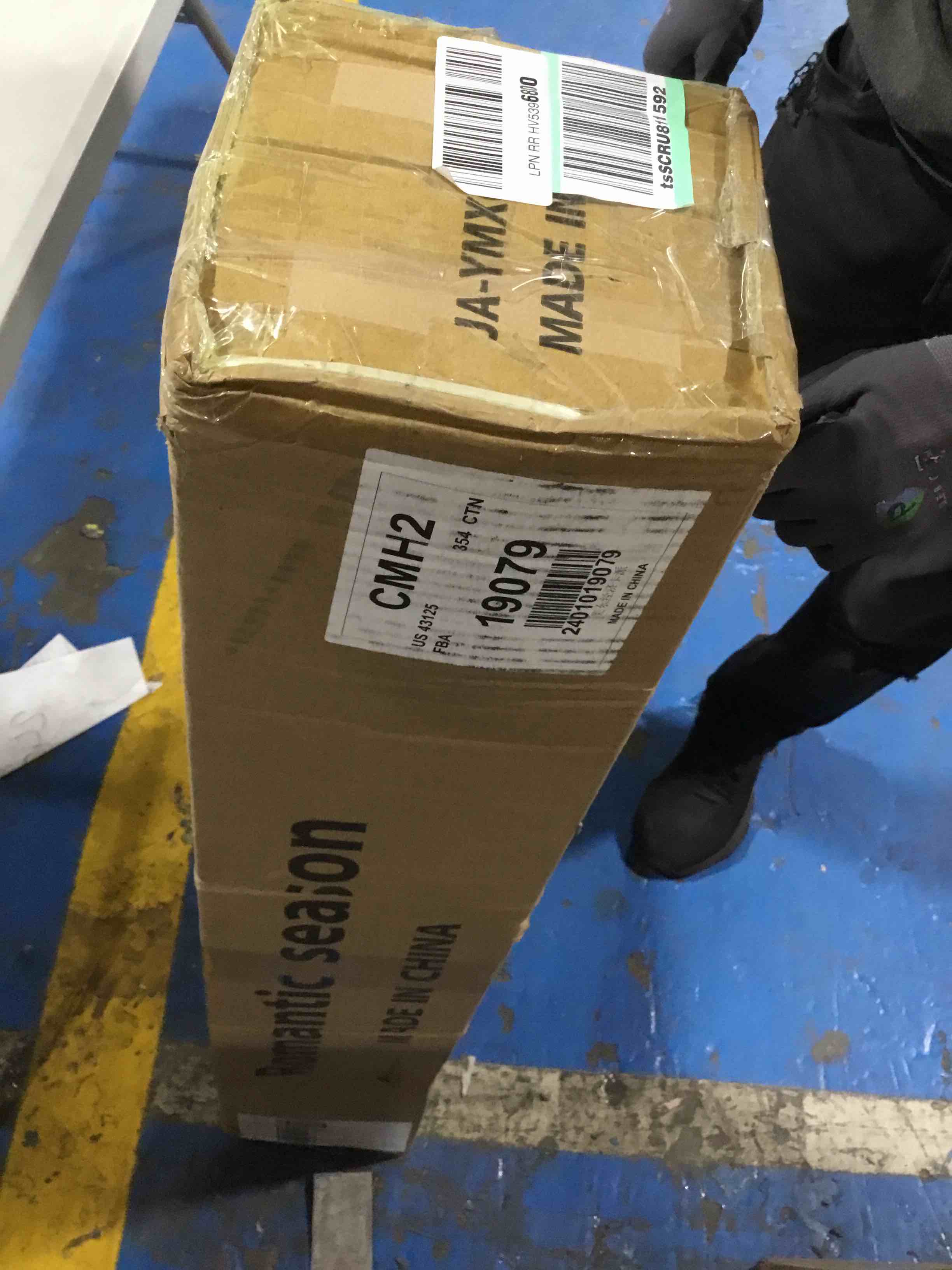 https://s3.amazonaws.com/lotting-images-prod/bidfta/YEL6342007_1716983316543.jpeg