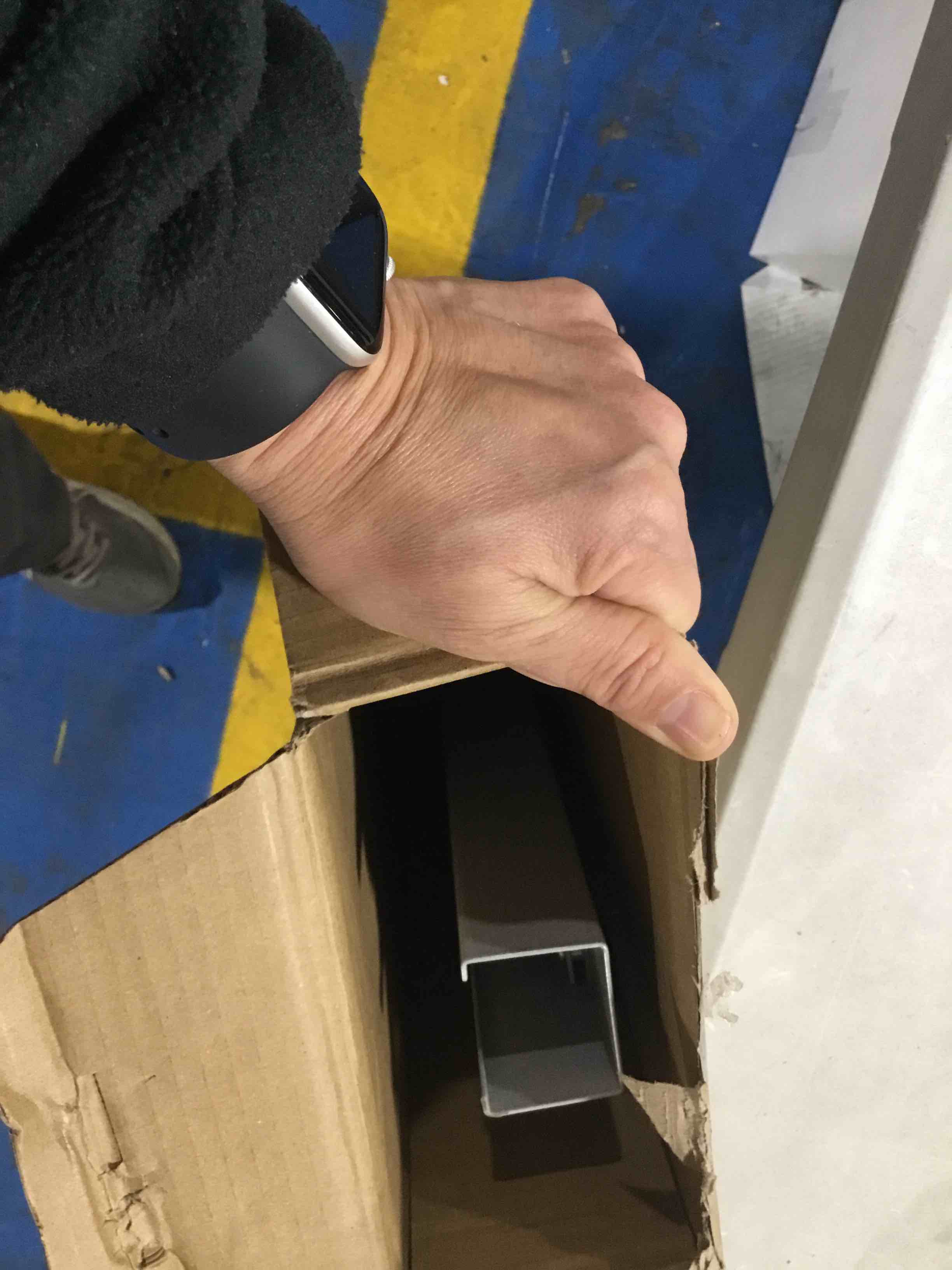 https://s3.amazonaws.com/lotting-images-prod/bidfta/YEL6342021_1716985381428.jpeg