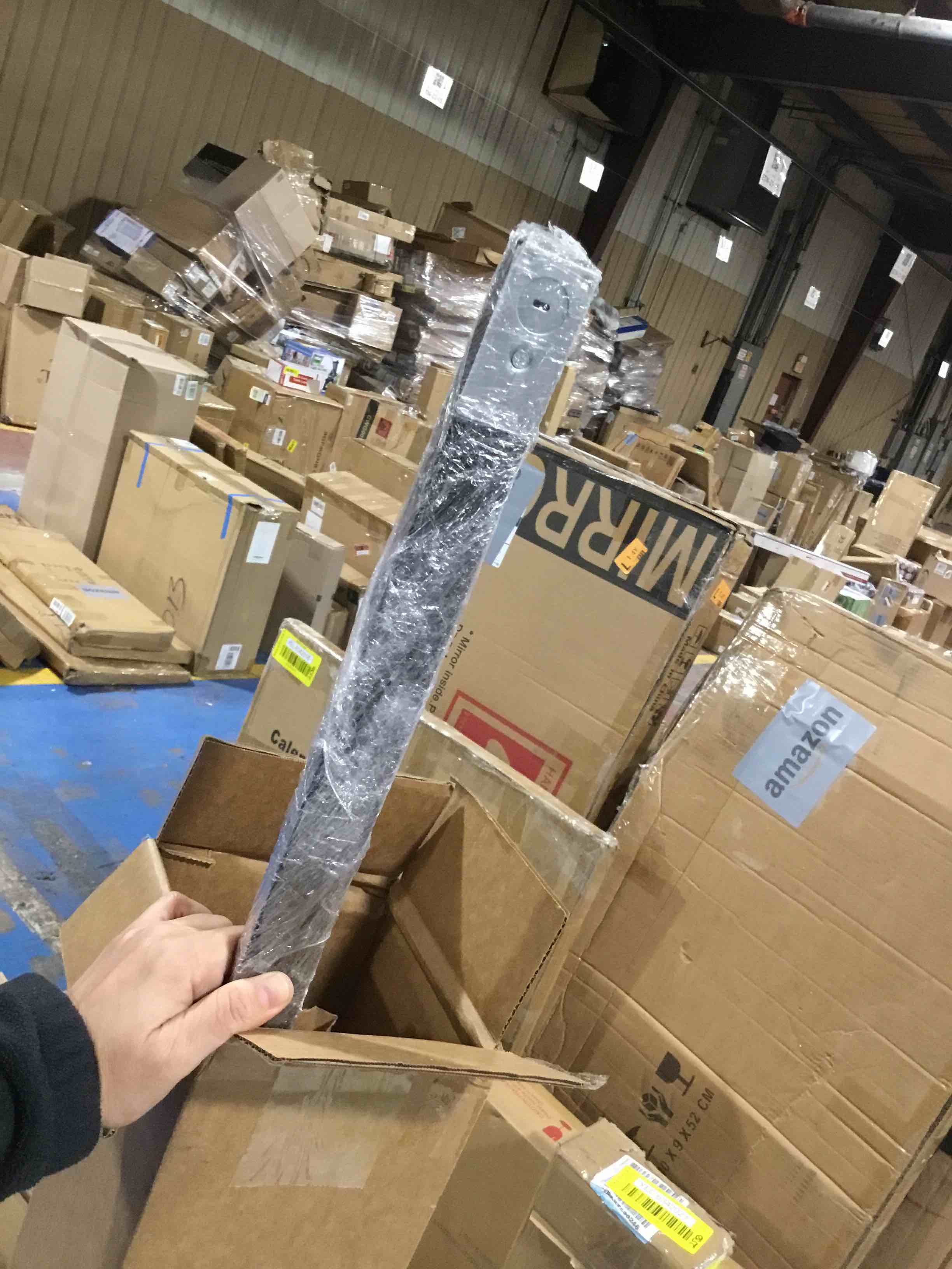 https://s3.amazonaws.com/lotting-images-prod/bidfta/YEL6342022_1716985579456.jpeg