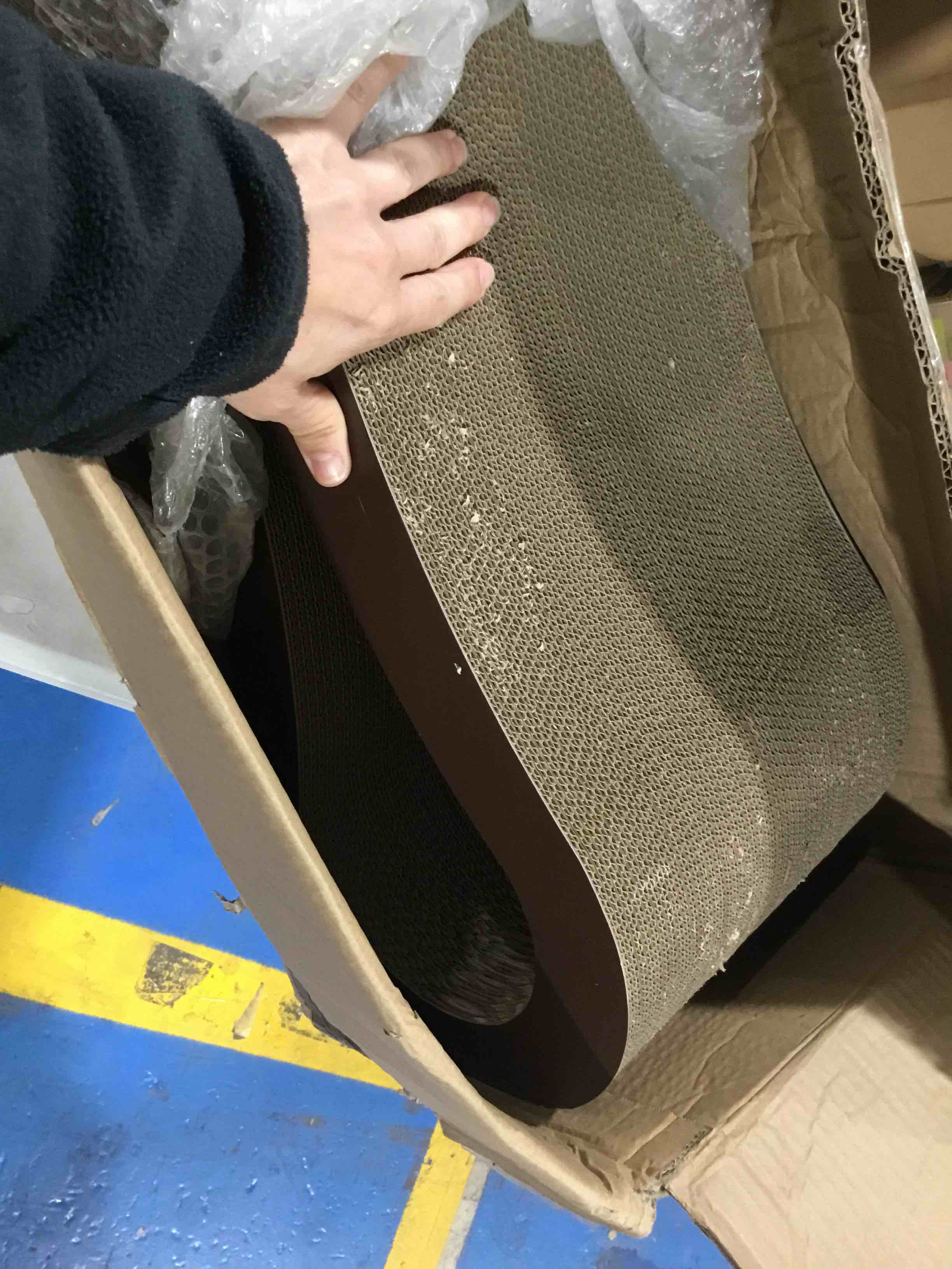 https://s3.amazonaws.com/lotting-images-prod/bidfta/YEL6342024_1716986065552.jpeg