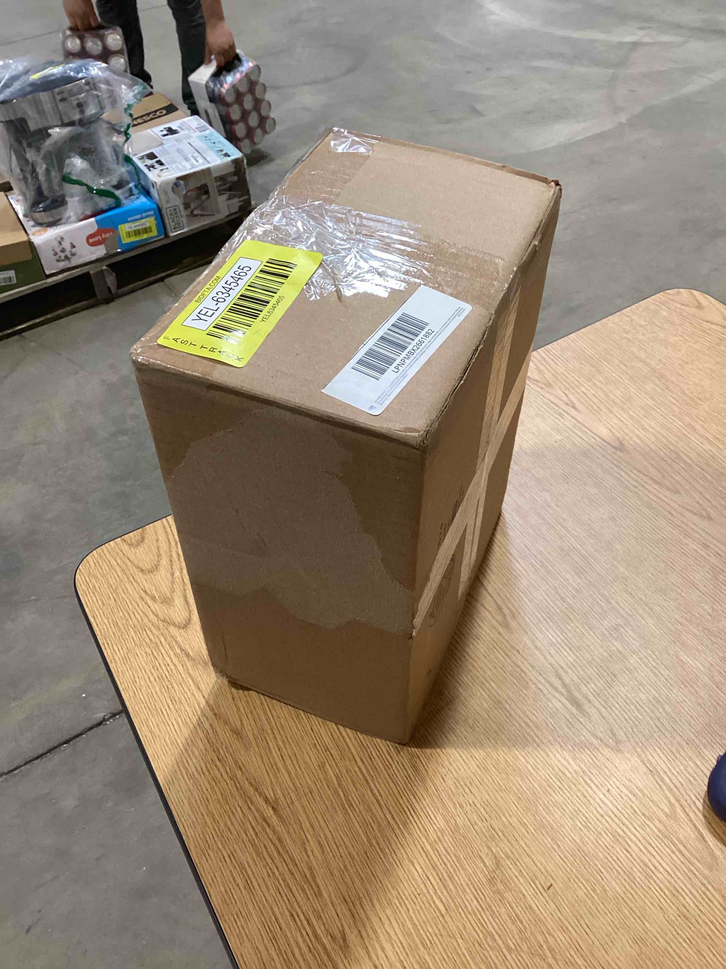https://s3.amazonaws.com/lotting-images-prod/bidfta/YEL6345465_1714399805270.jpeg
