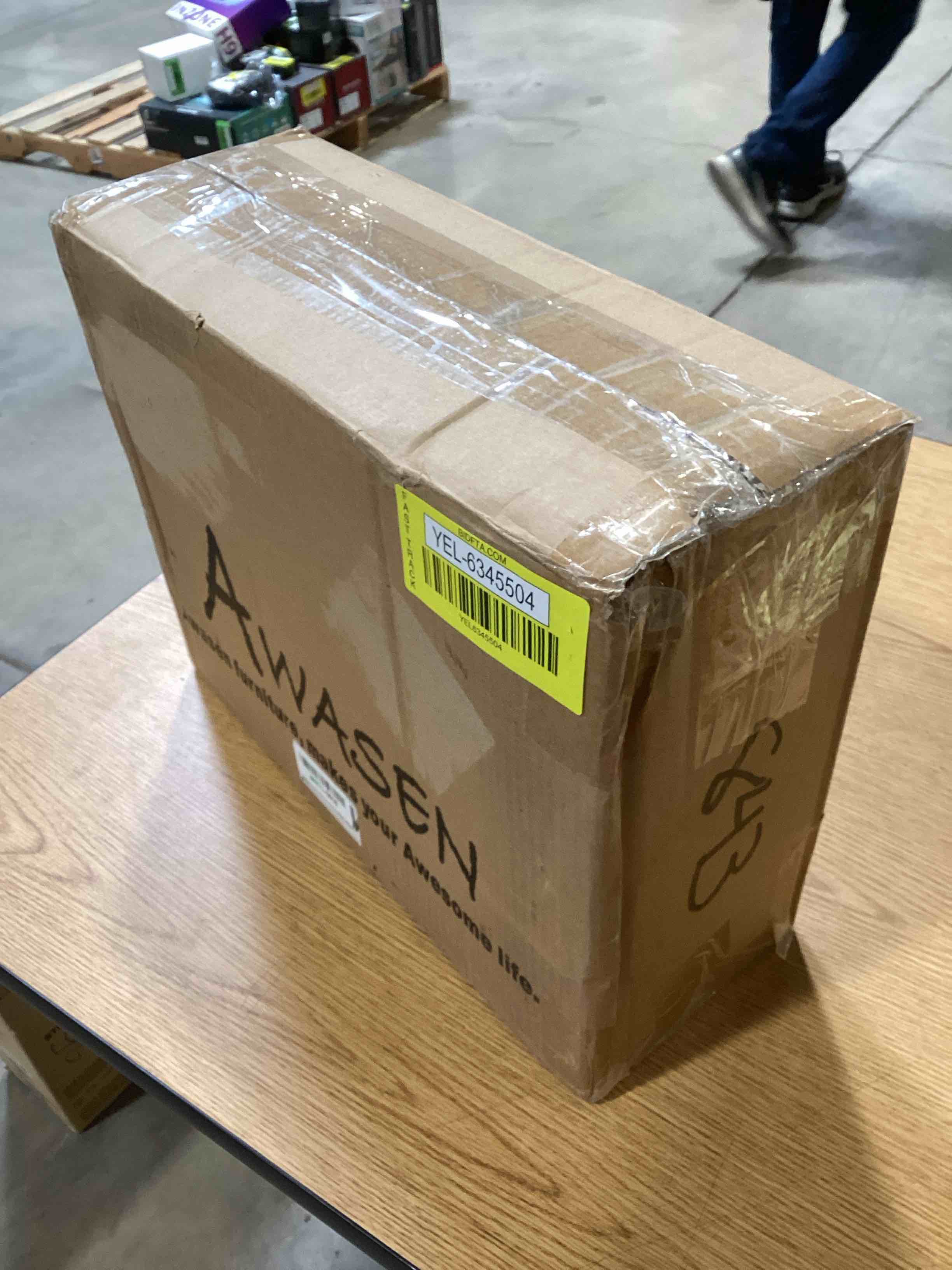 https://s3.amazonaws.com/lotting-images-prod/bidfta/YEL6345504_1714409721377.jpeg