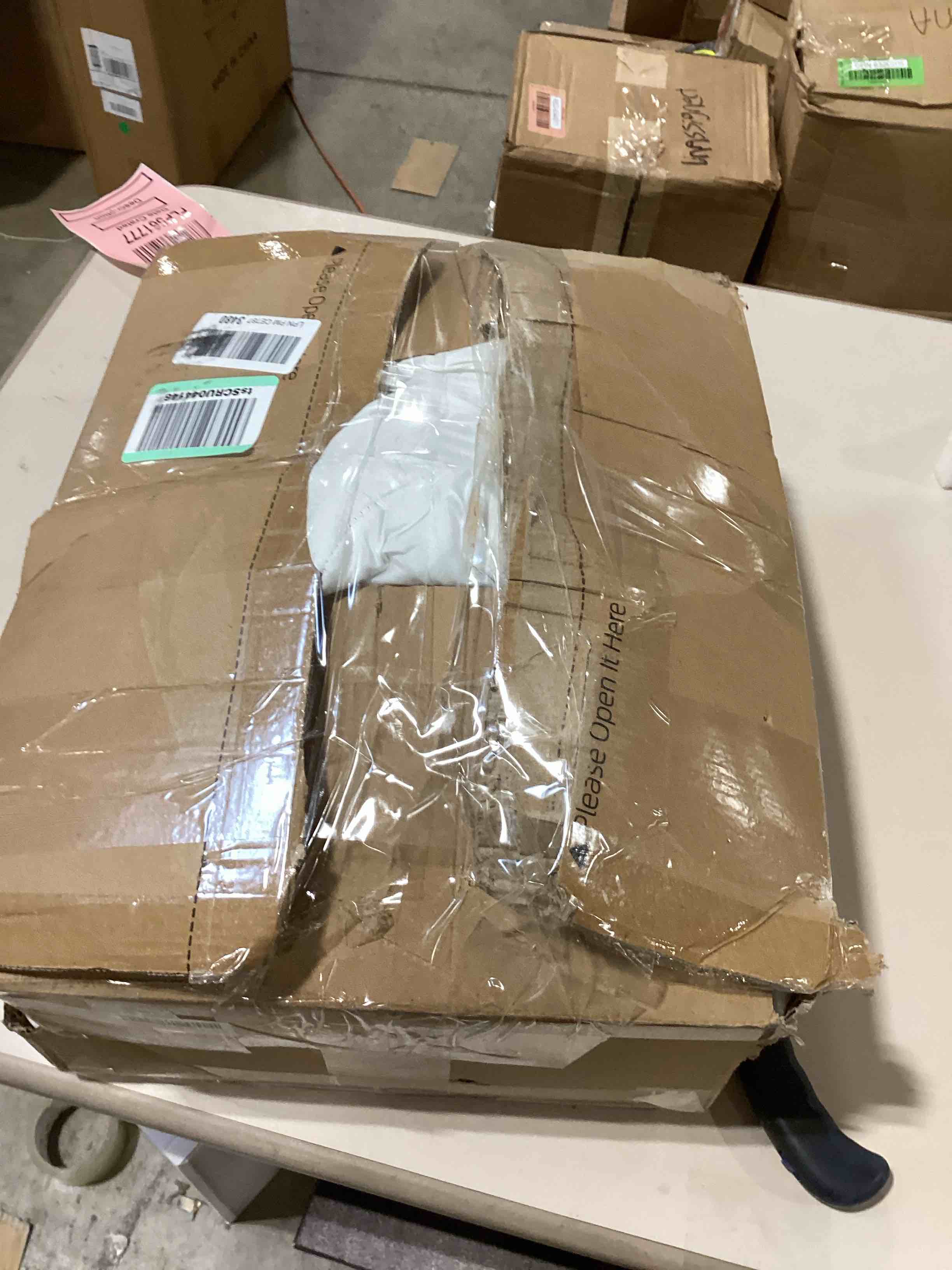 https://s3.amazonaws.com/lotting-images-prod/bidfta/YEL6348724_1716034834622.jpeg
