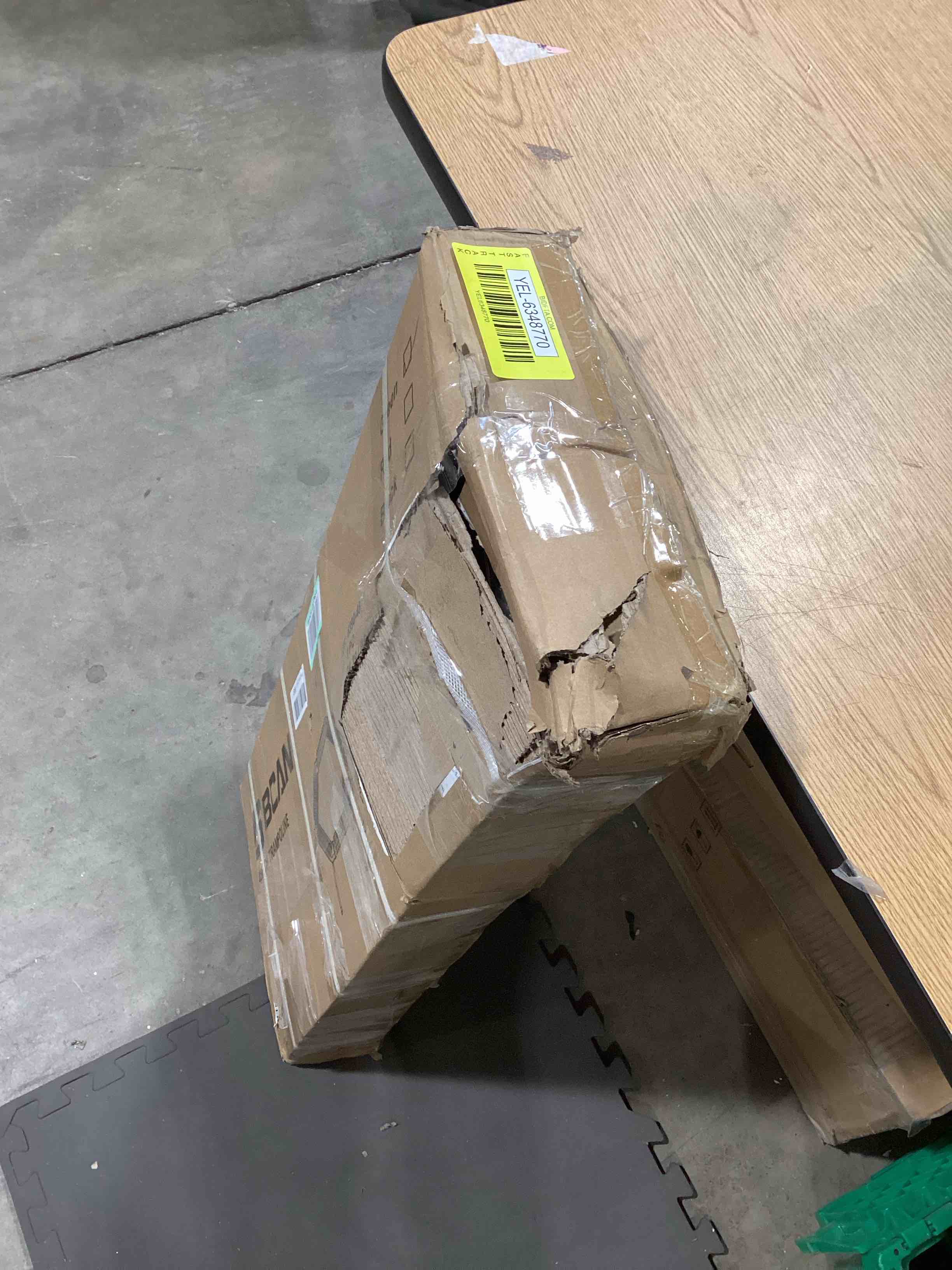 https://s3.amazonaws.com/lotting-images-prod/bidfta/YEL6348770_1716032763811.jpeg