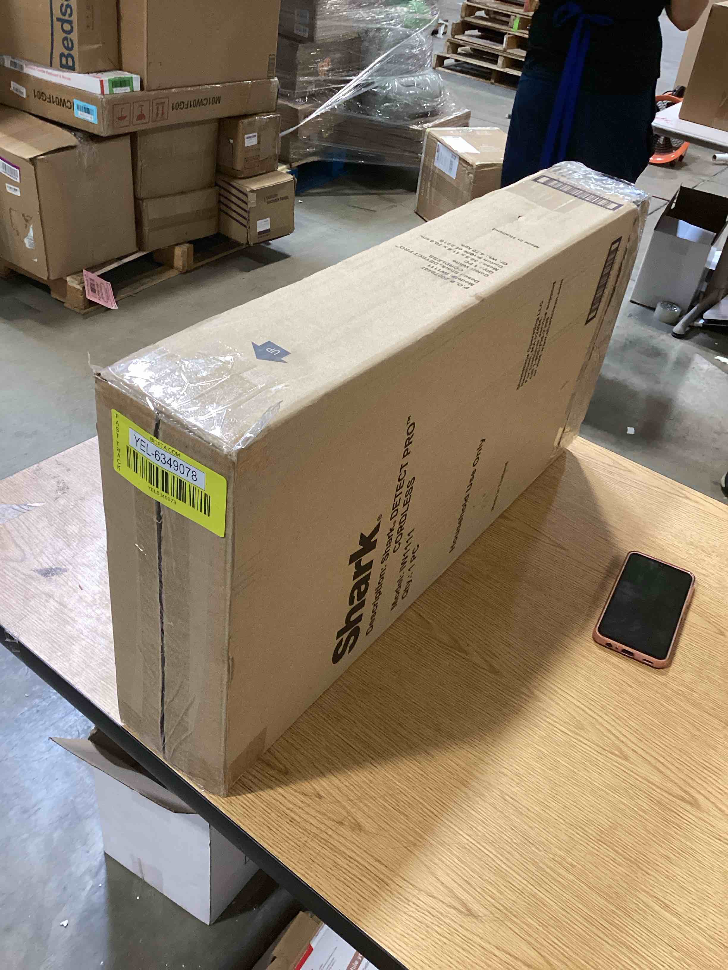 https://s3.amazonaws.com/lotting-images-prod/bidfta/YEL6349078_1717186303847.jpeg