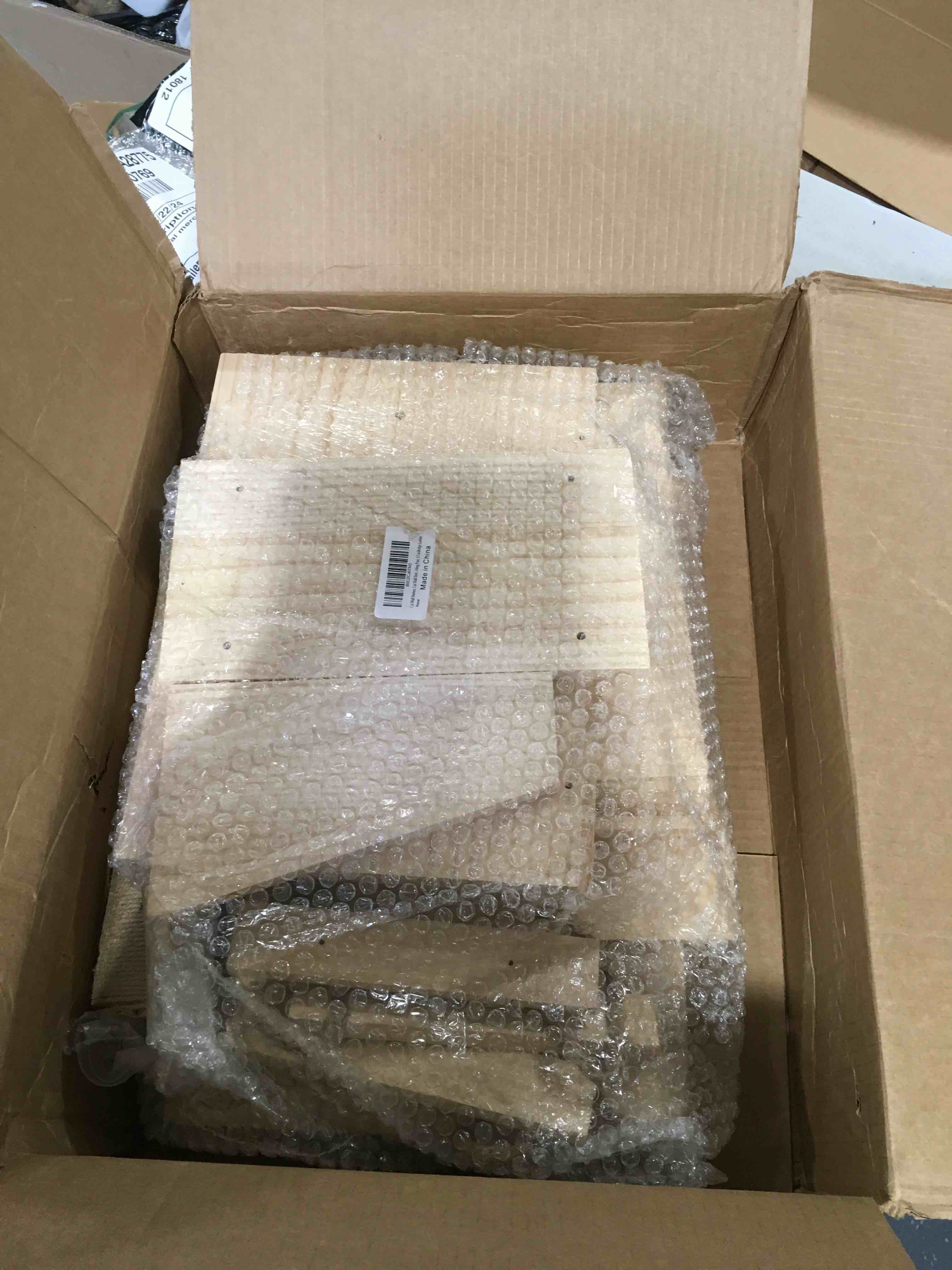 https://s3.amazonaws.com/lotting-images-prod/bidfta/YEL6349620_1717783087279.jpeg