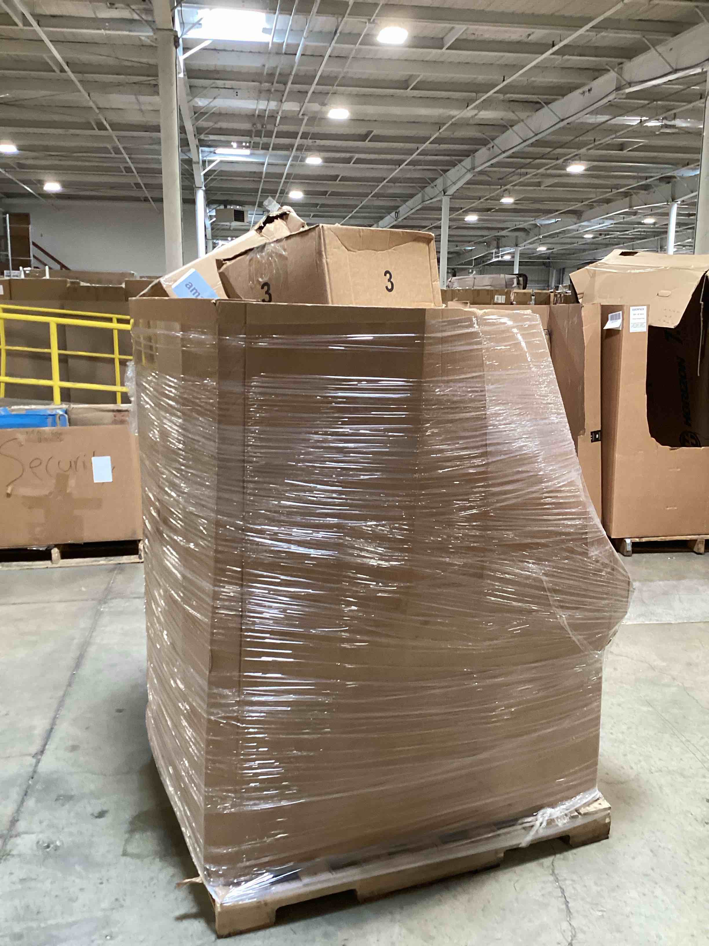 https://s3.amazonaws.com/lotting-images-prod/bidfta/YEL6351109_1721834604138.jpeg