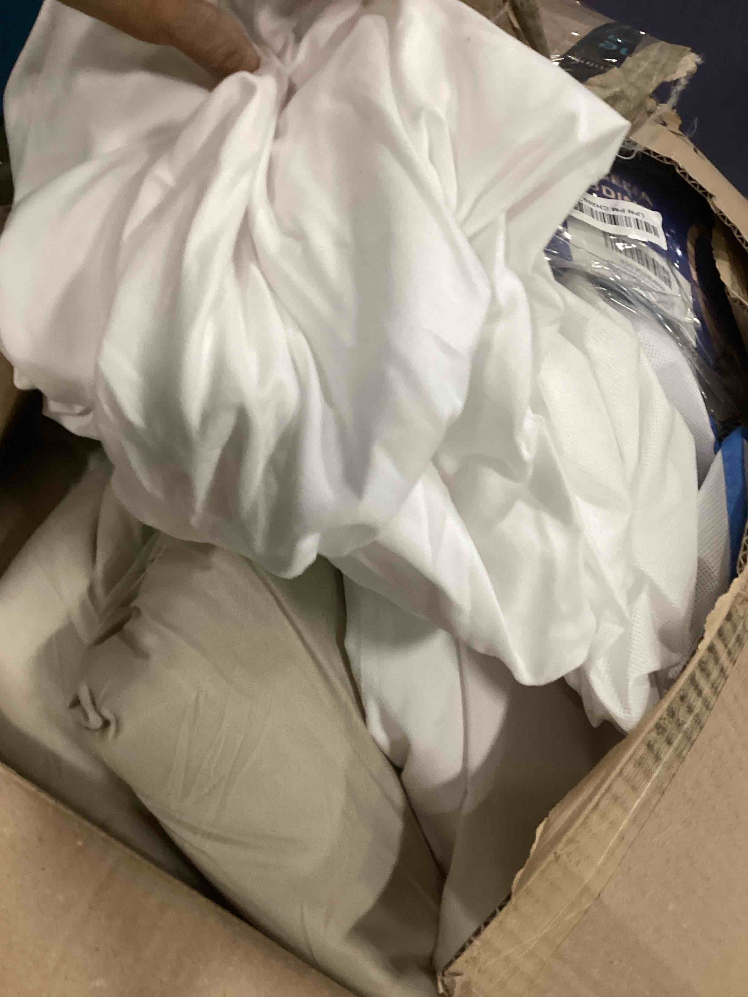 https://s3.amazonaws.com/lotting-images-prod/bidfta/YEL6357853_1711369912942.jpeg