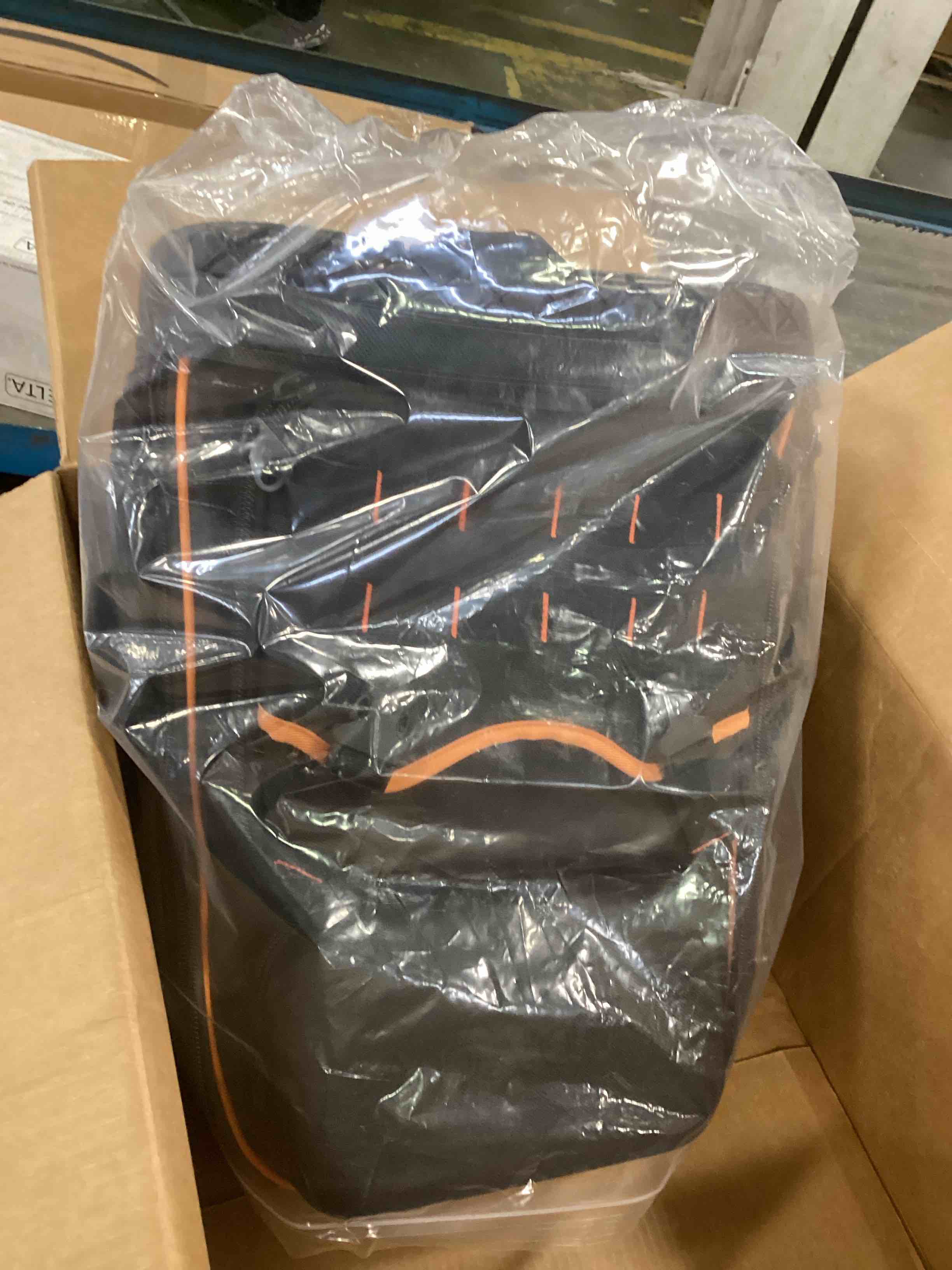 https://s3.amazonaws.com/lotting-images-prod/bidfta/YEL6358004_1711384648205.jpeg