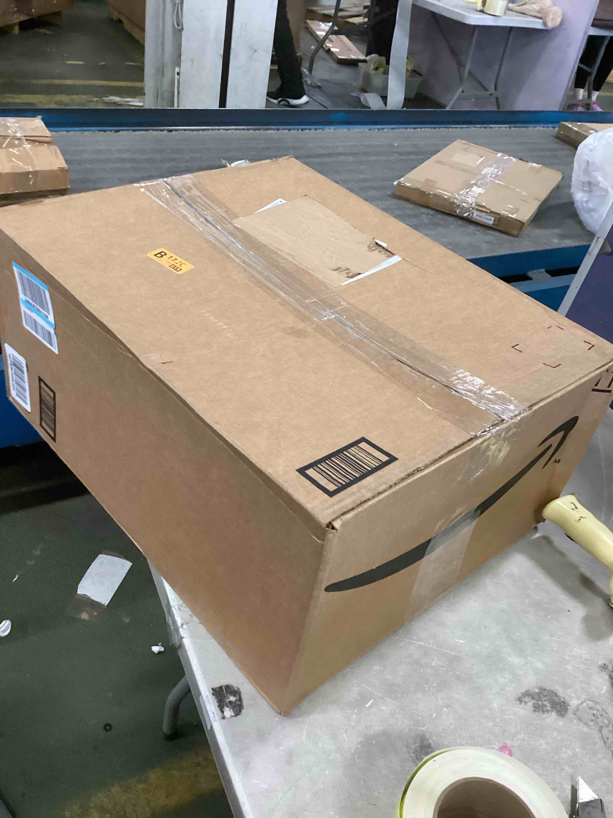 https://s3.amazonaws.com/lotting-images-prod/bidfta/YEL6358004_1711384659814.jpeg
