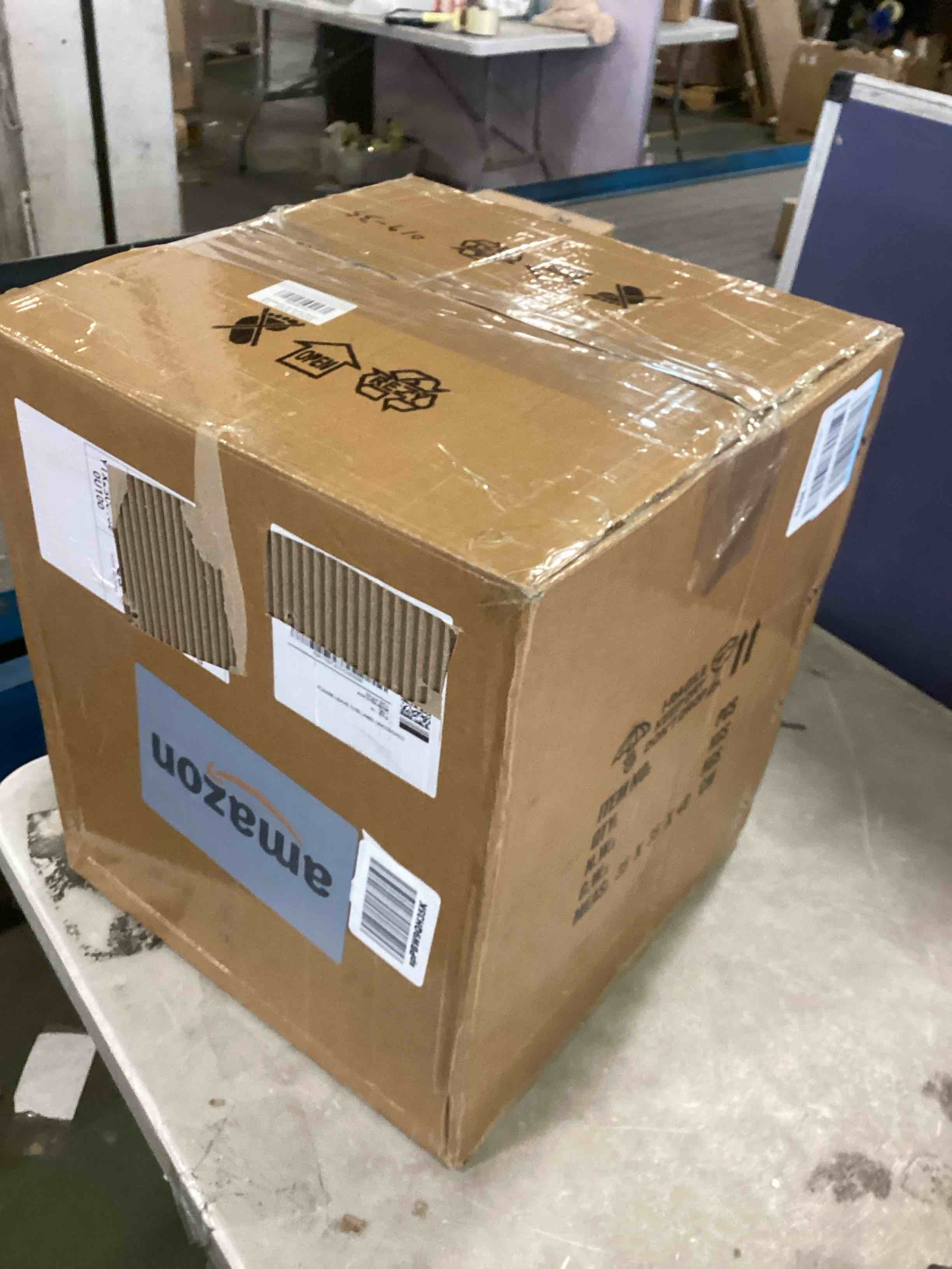 https://s3.amazonaws.com/lotting-images-prod/bidfta/YEL6358026_1711388625696.jpeg