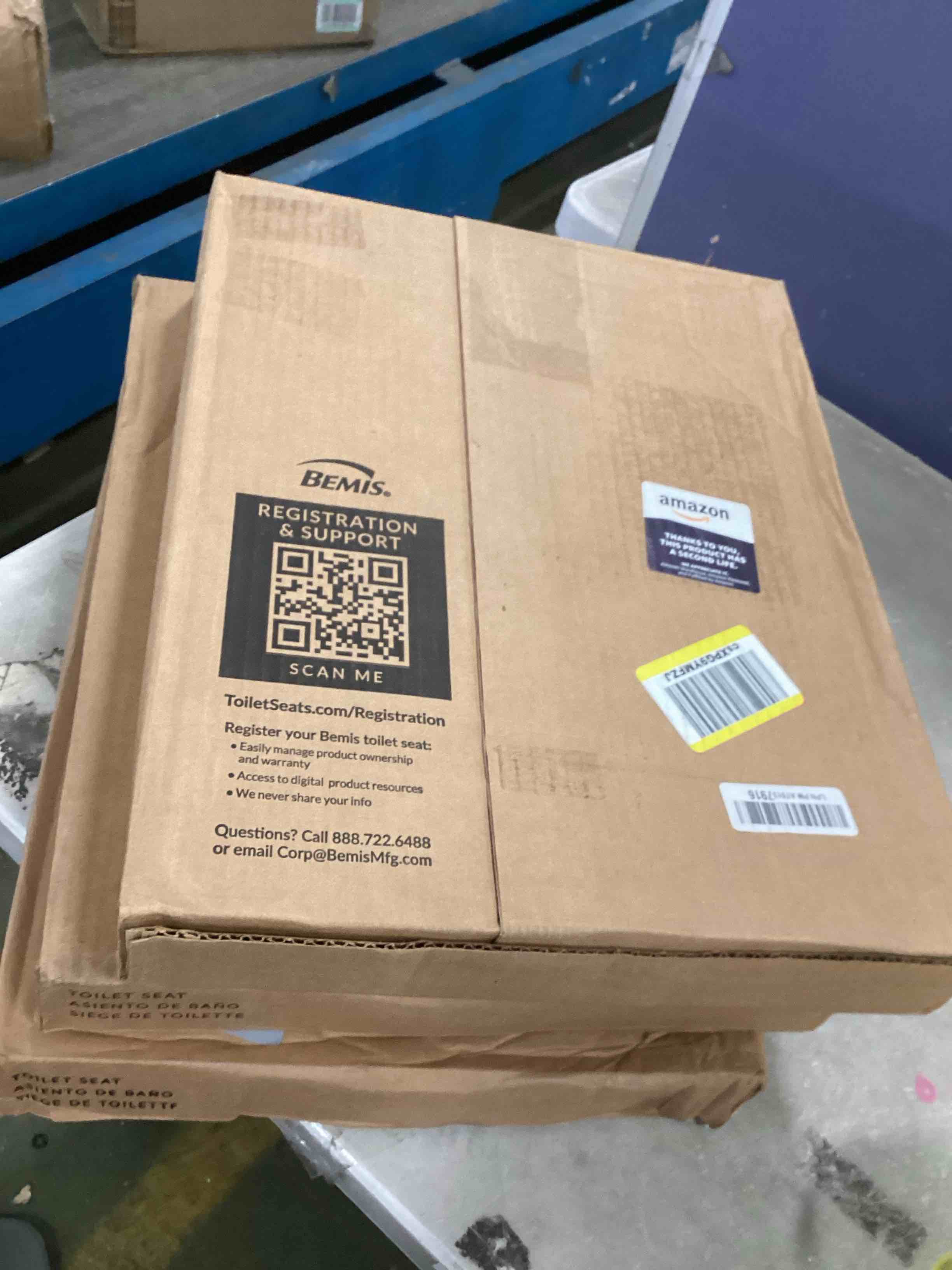 Assortment of Round Bowl Seats, fits all round toilets, different styles and different sizes, from different brands,