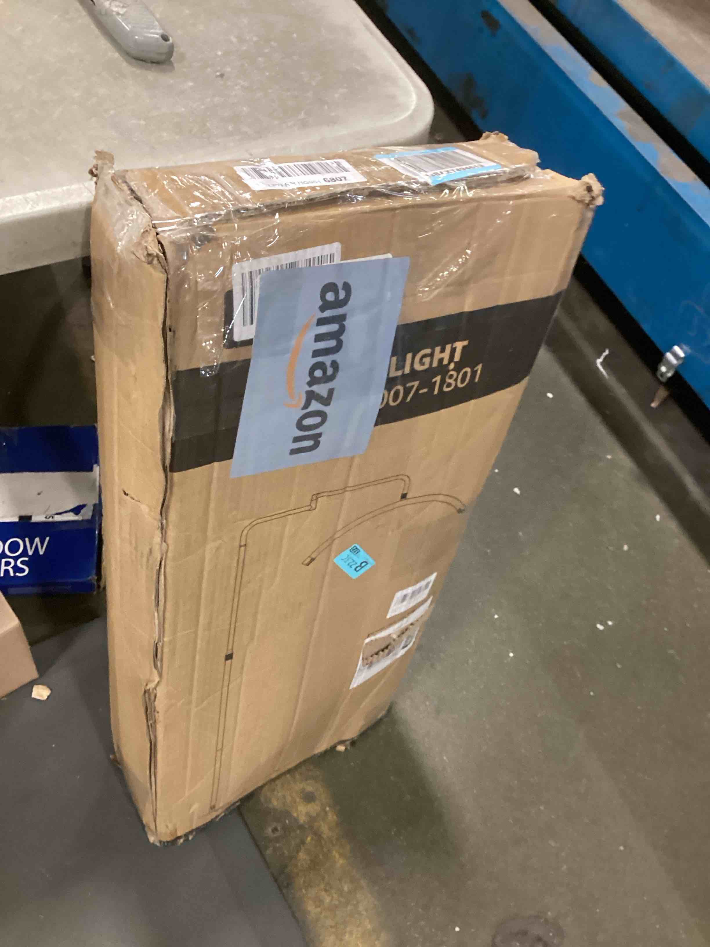 https://s3.amazonaws.com/lotting-images-prod/bidfta/YEL6358184_1711458076274.jpeg
