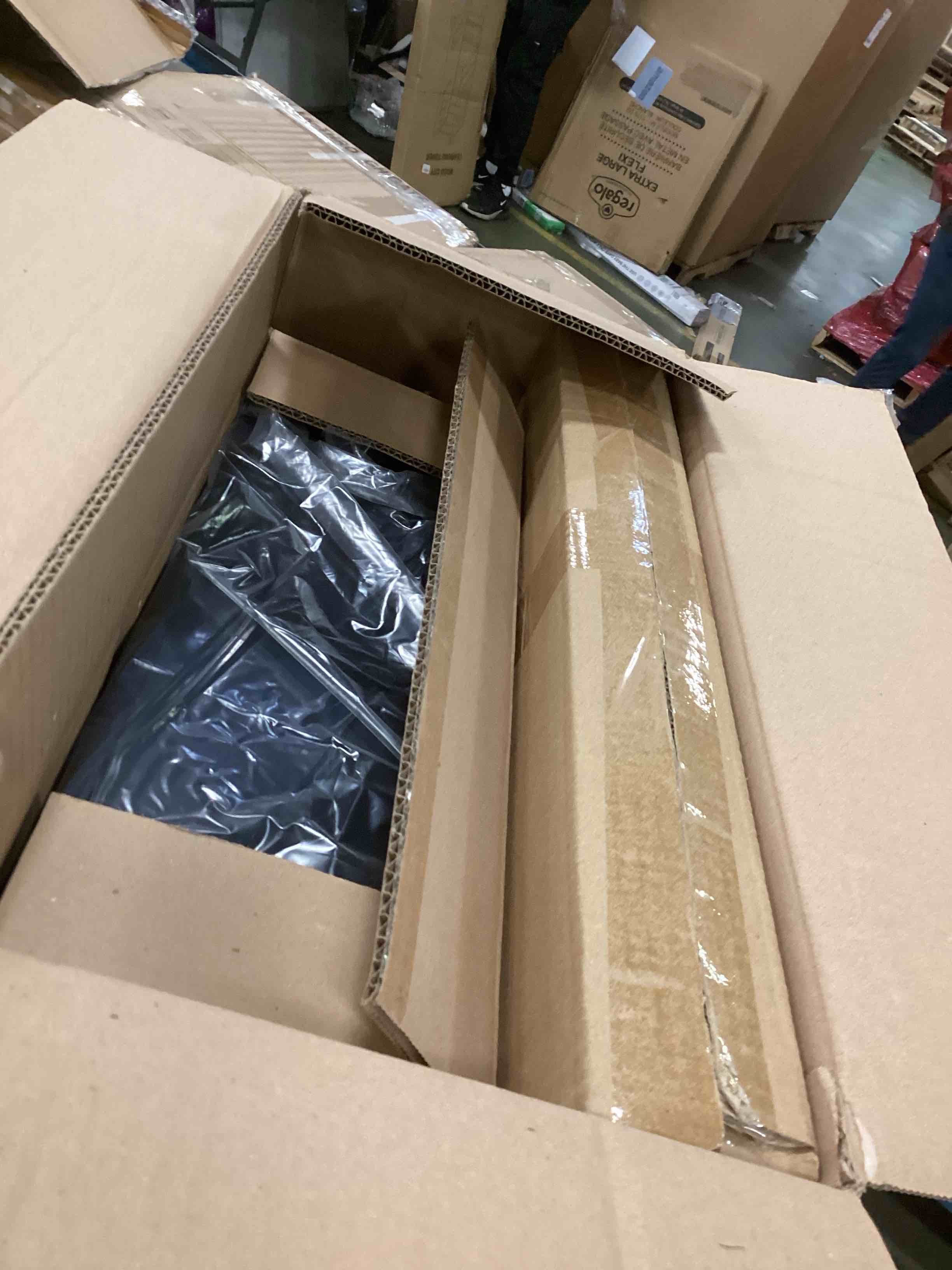 https://s3.amazonaws.com/lotting-images-prod/bidfta/YEL6358321_1711468372877.jpeg