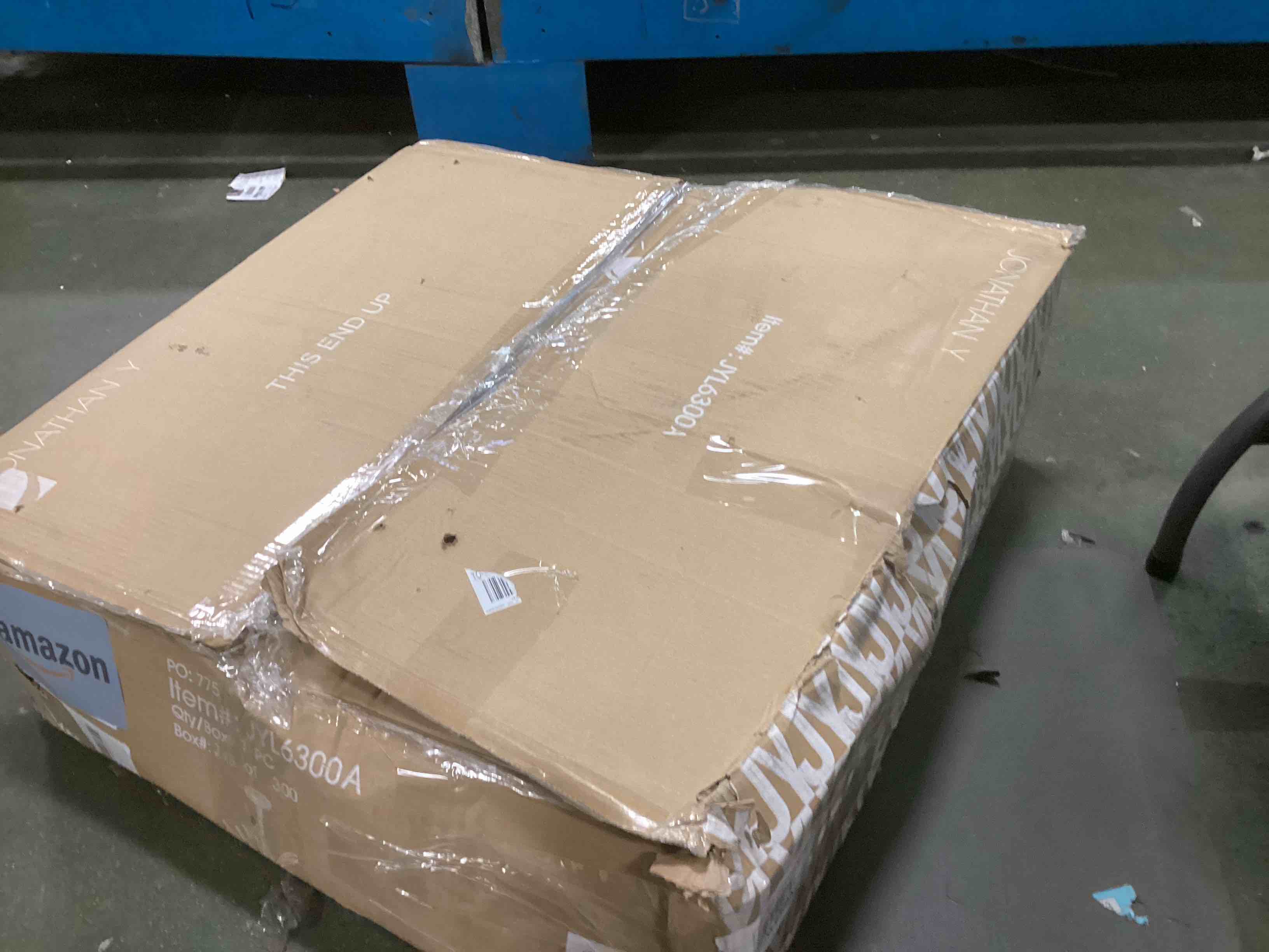 https://s3.amazonaws.com/lotting-images-prod/bidfta/YEL6358500_1711539913966.jpeg