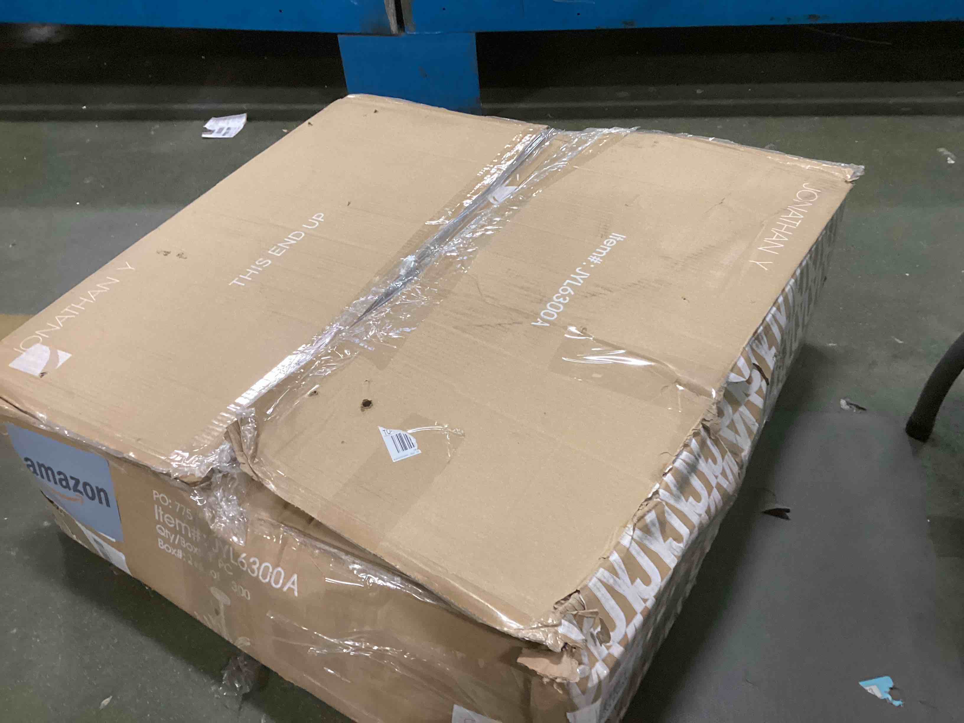 https://s3.amazonaws.com/lotting-images-prod/bidfta/YEL6358500_1711539914832.jpeg