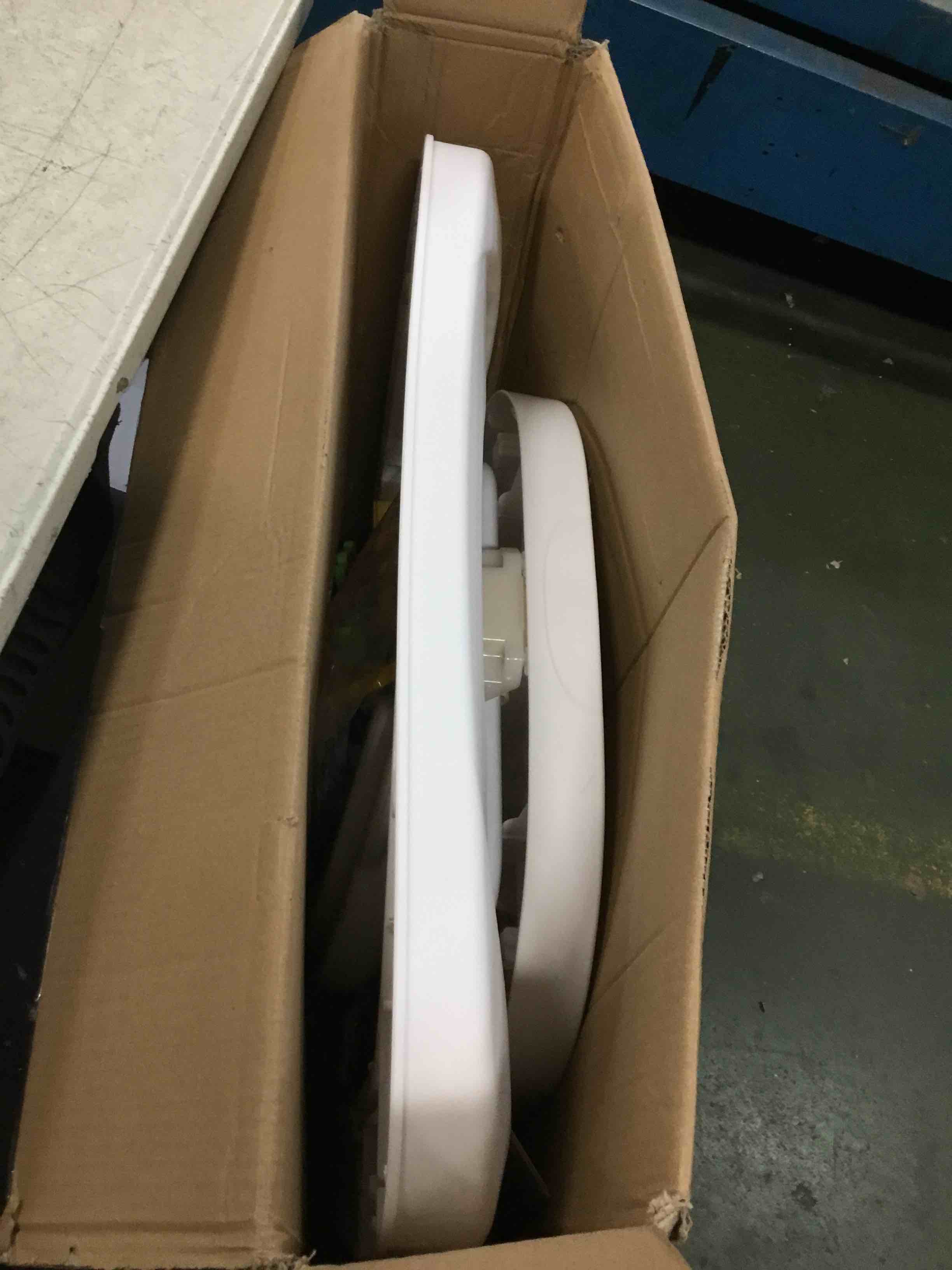 https://s3.amazonaws.com/lotting-images-prod/bidfta/YEL6367930_1712413667831.jpeg