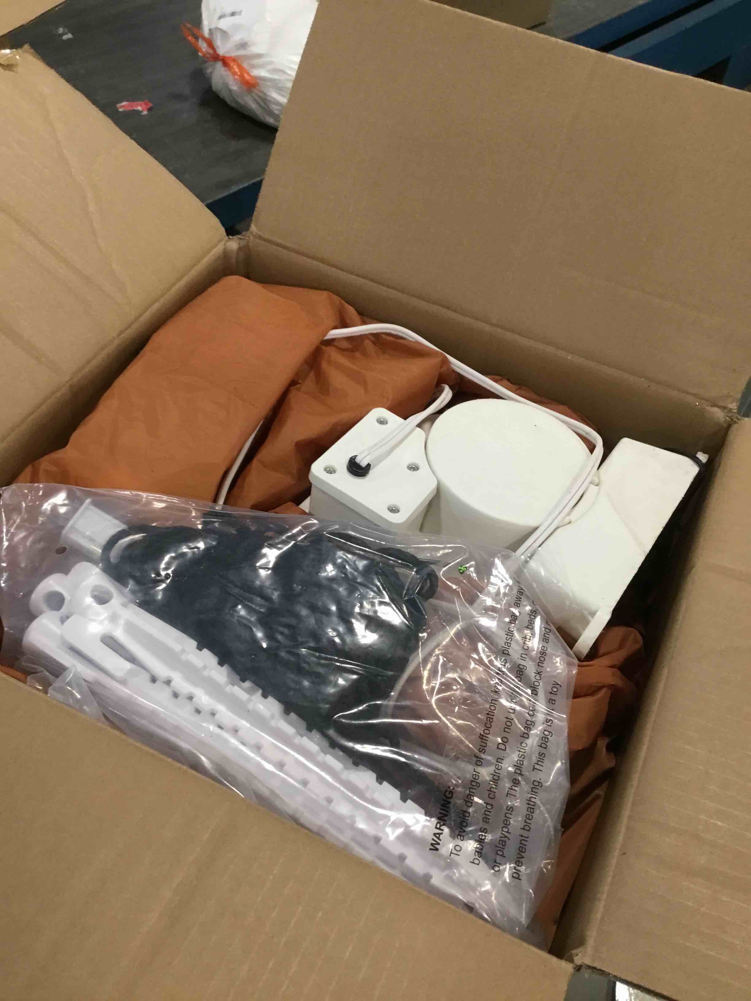 https://s3.amazonaws.com/lotting-images-prod/bidfta/YEL6369402_1713885872834.jpeg