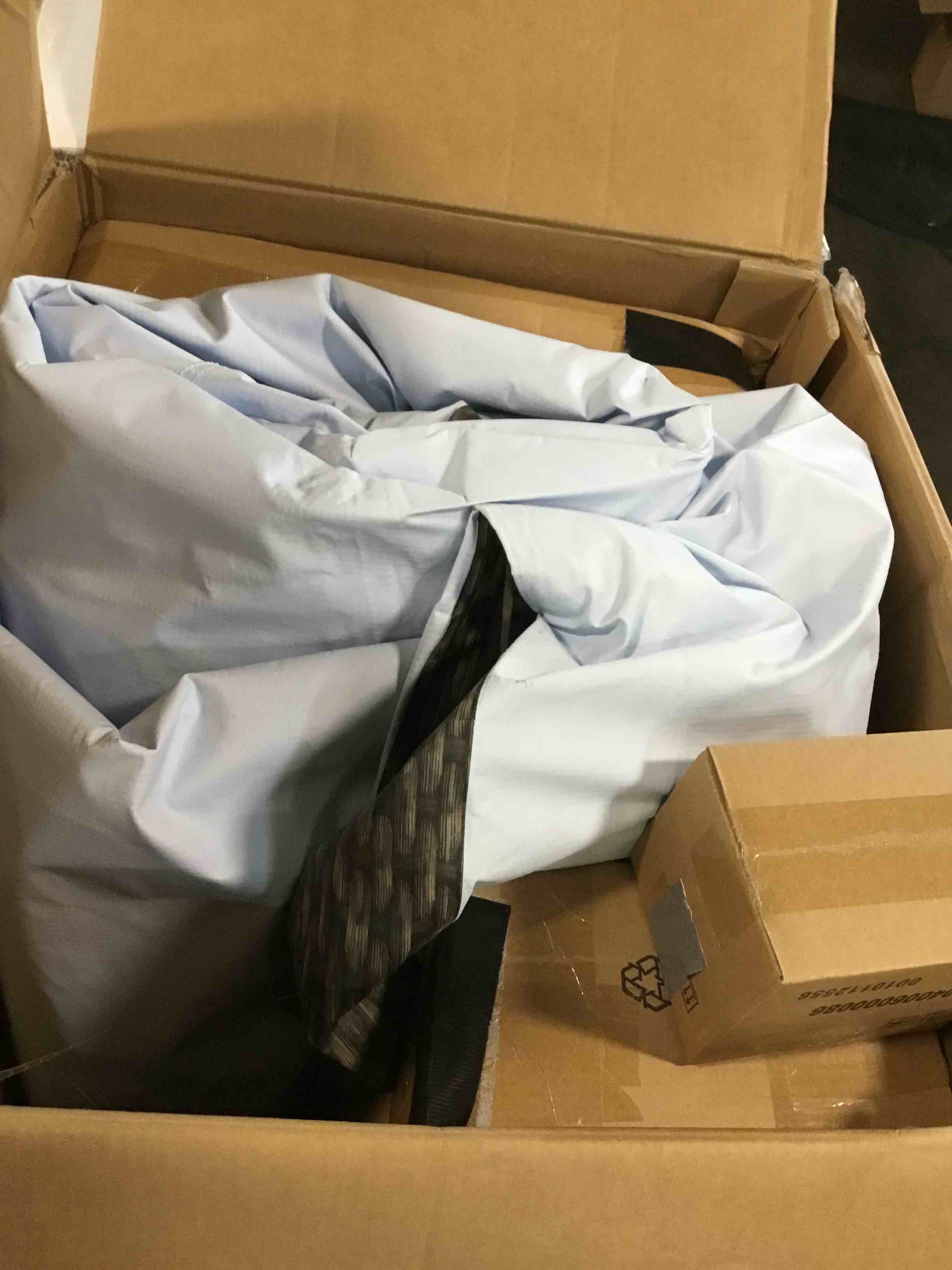 https://s3.amazonaws.com/lotting-images-prod/bidfta/YEL6370823_1720031553712.jpeg