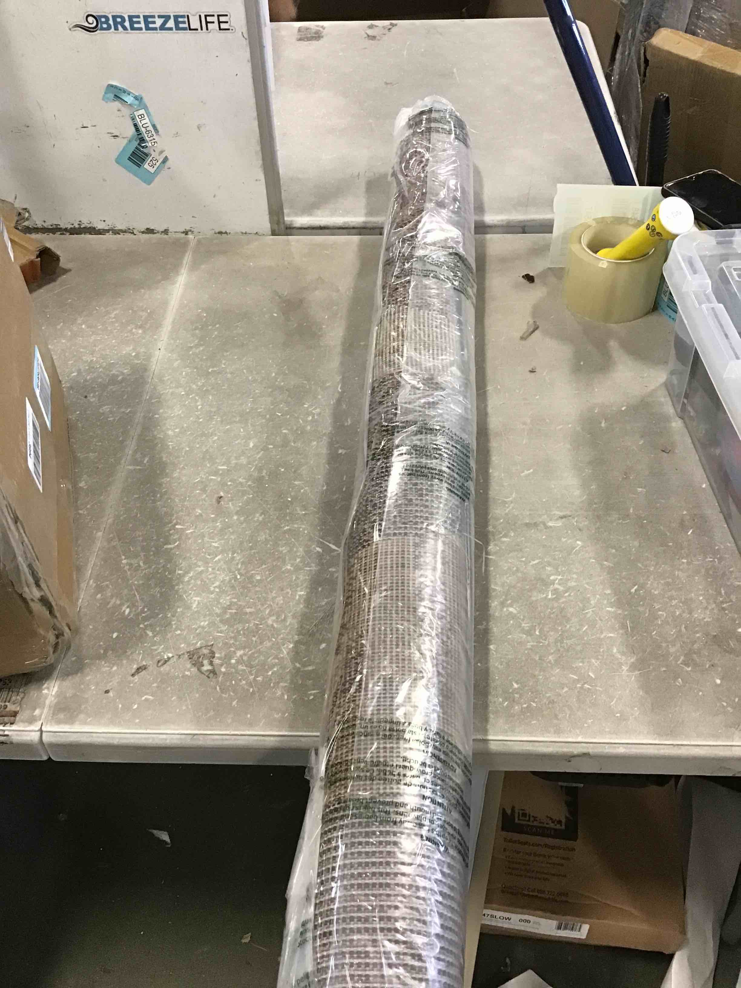 https://s3.amazonaws.com/lotting-images-prod/bidfta/YEL6371976_1713797598301.jpeg