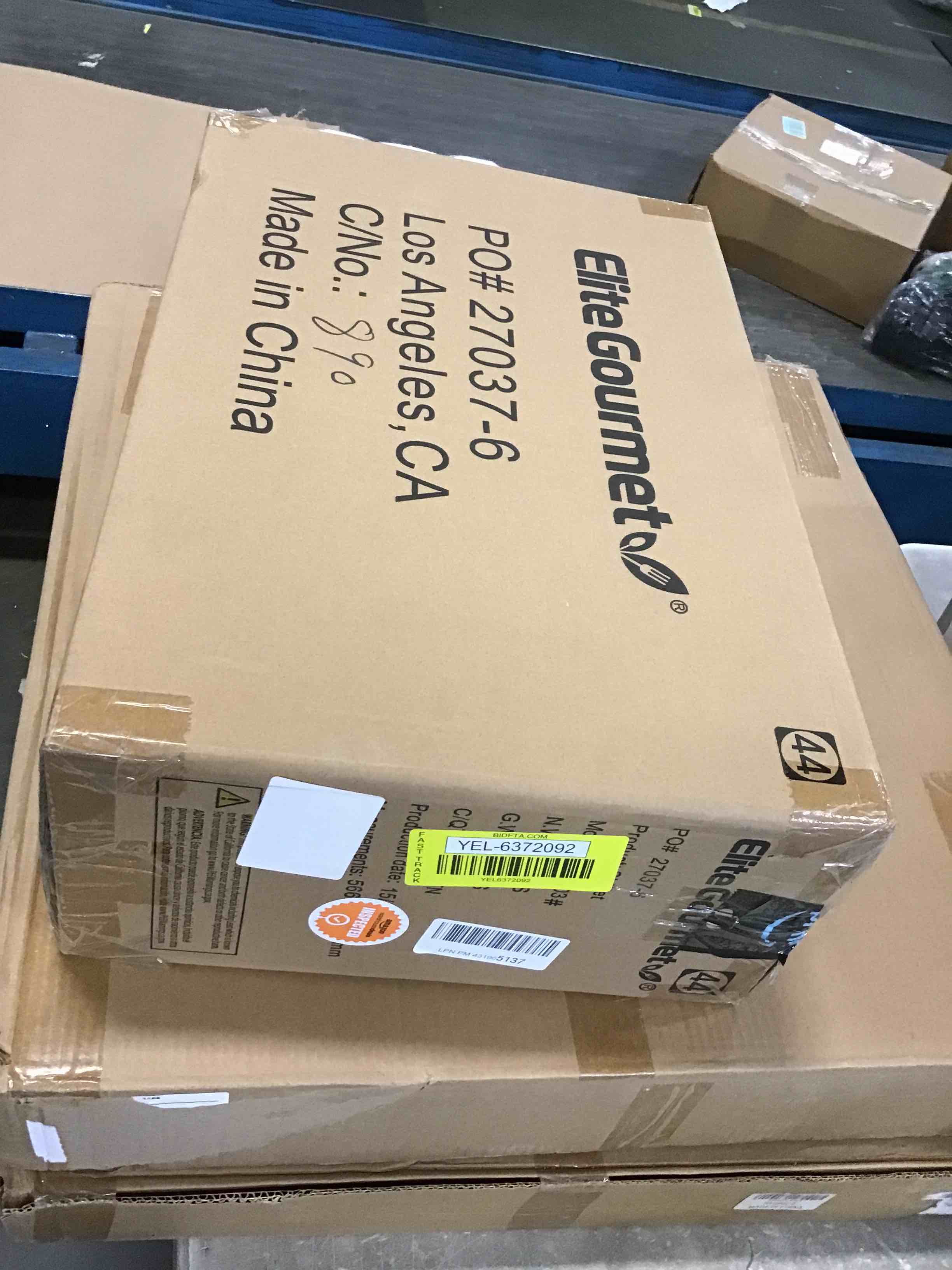 https://s3.amazonaws.com/lotting-images-prod/bidfta/YEL6372092_1713815753729.jpeg