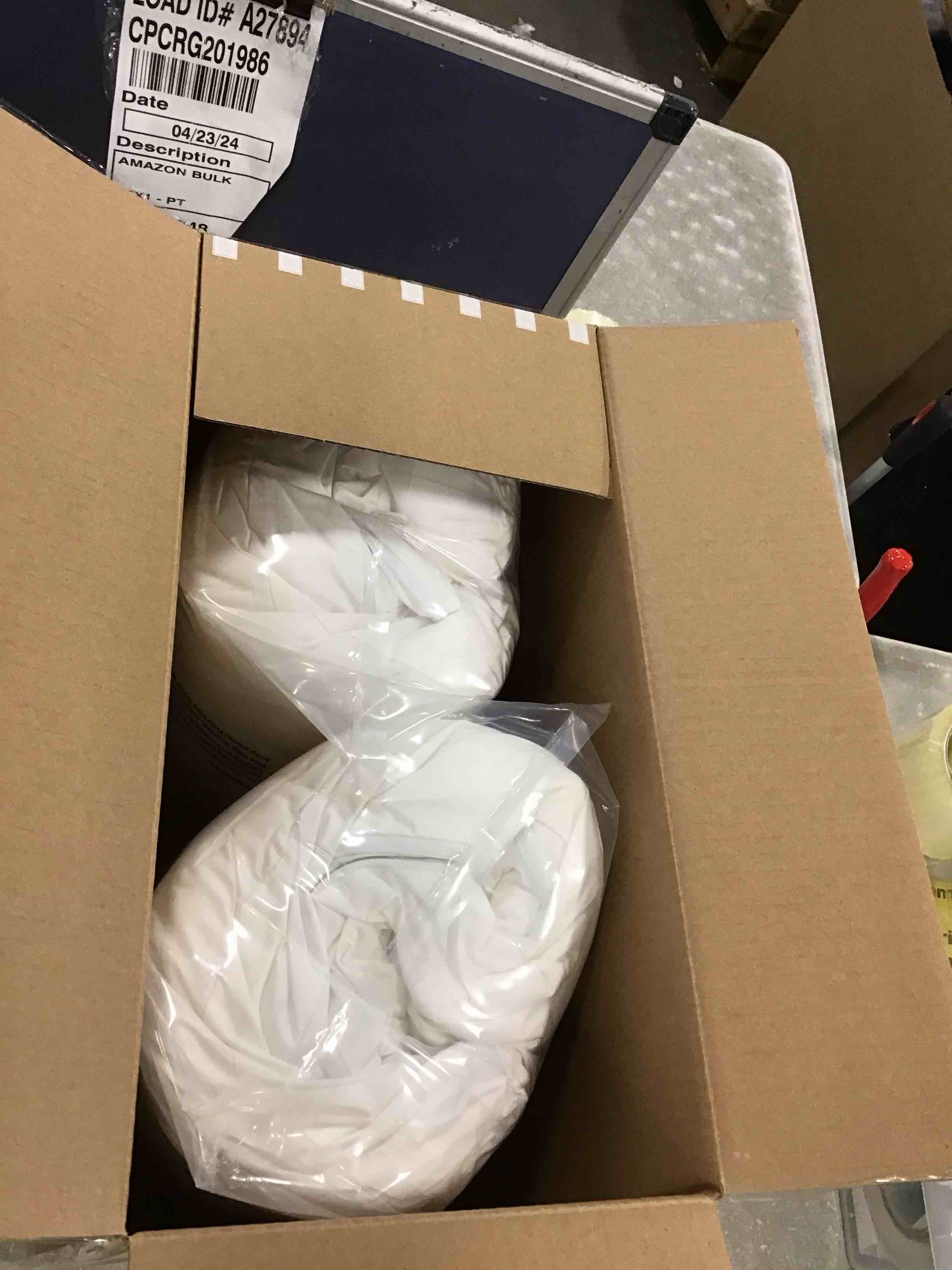 https://s3.amazonaws.com/lotting-images-prod/bidfta/YEL6372280_1713959853415.jpeg