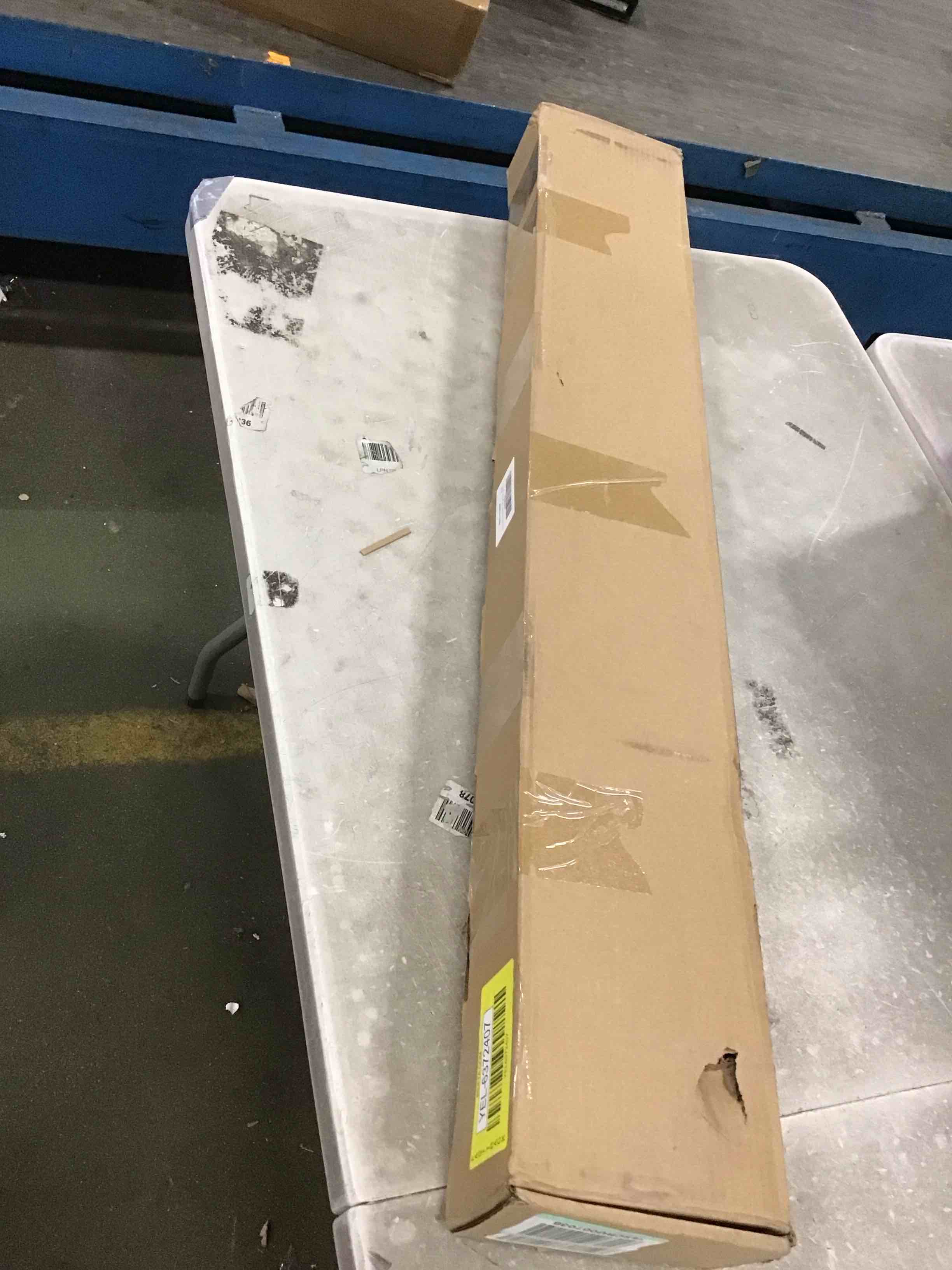 https://s3.amazonaws.com/lotting-images-prod/bidfta/YEL6372407_1713979574650.jpeg