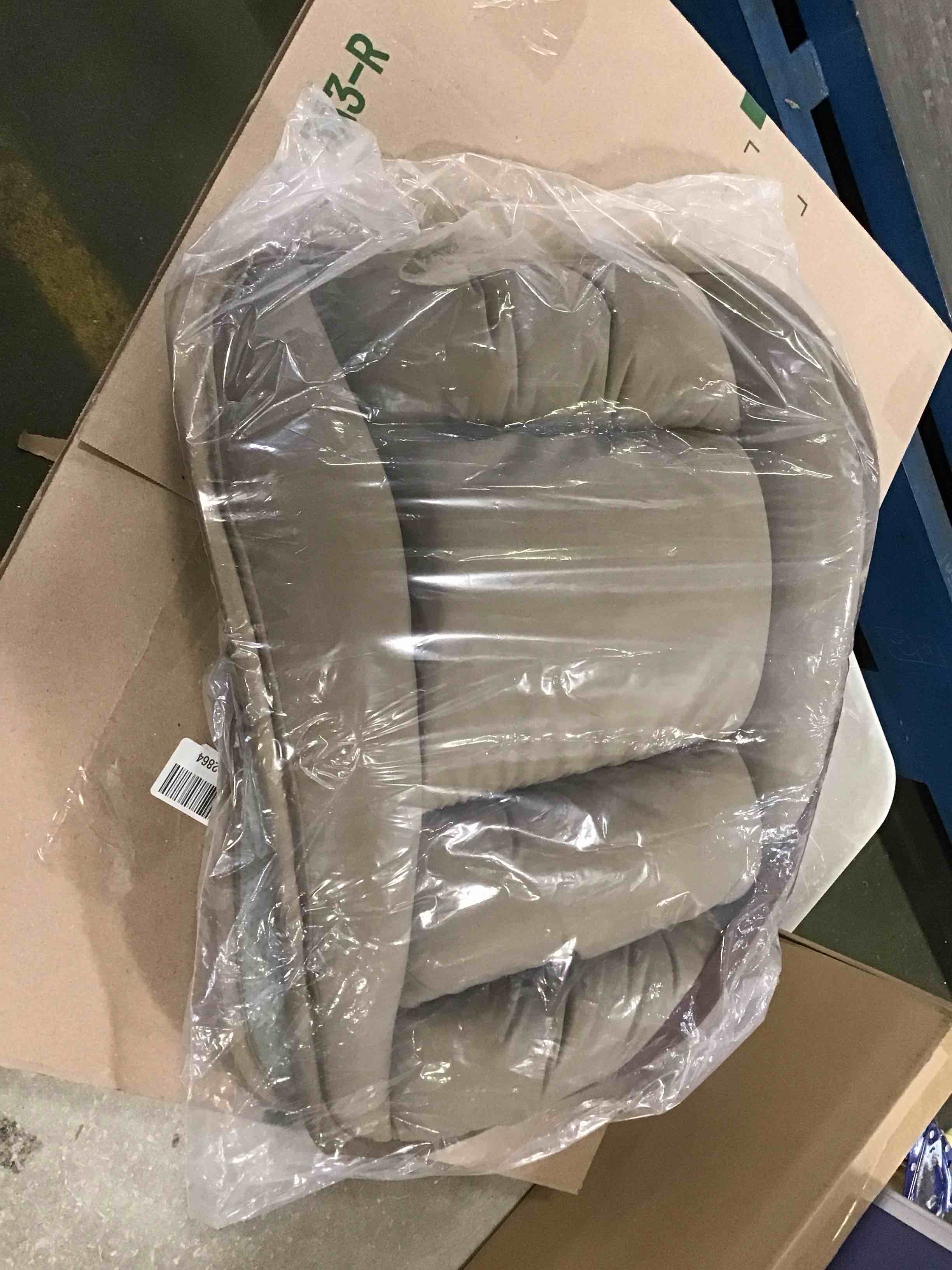 https://s3.amazonaws.com/lotting-images-prod/bidfta/YEL6372419_1713980756434.jpeg