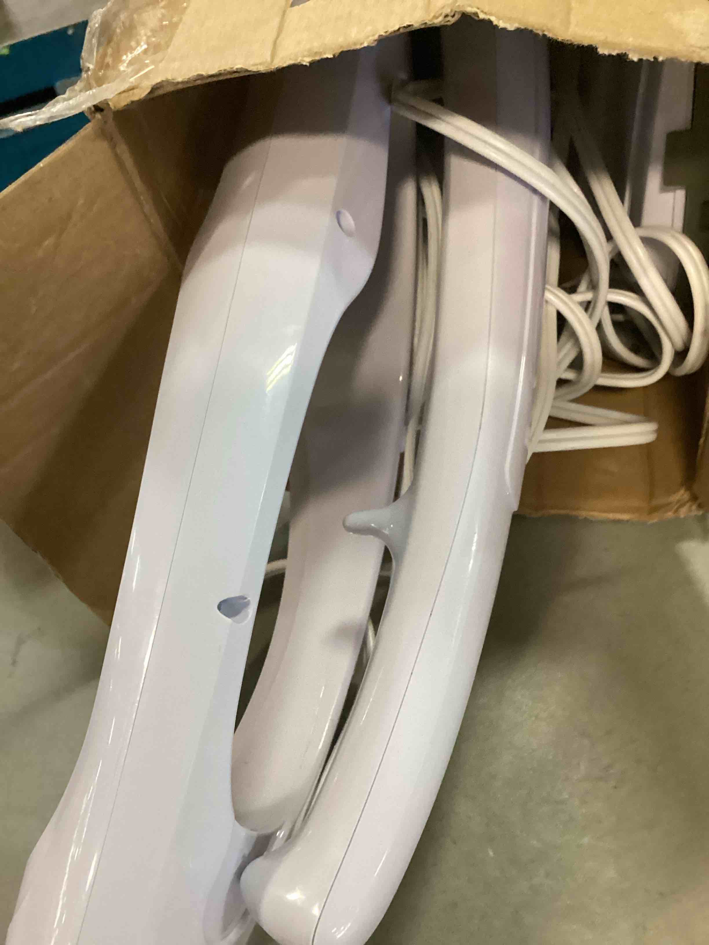 https://s3.amazonaws.com/lotting-images-prod/bidfta/YEL6374590_1713454253446.jpeg