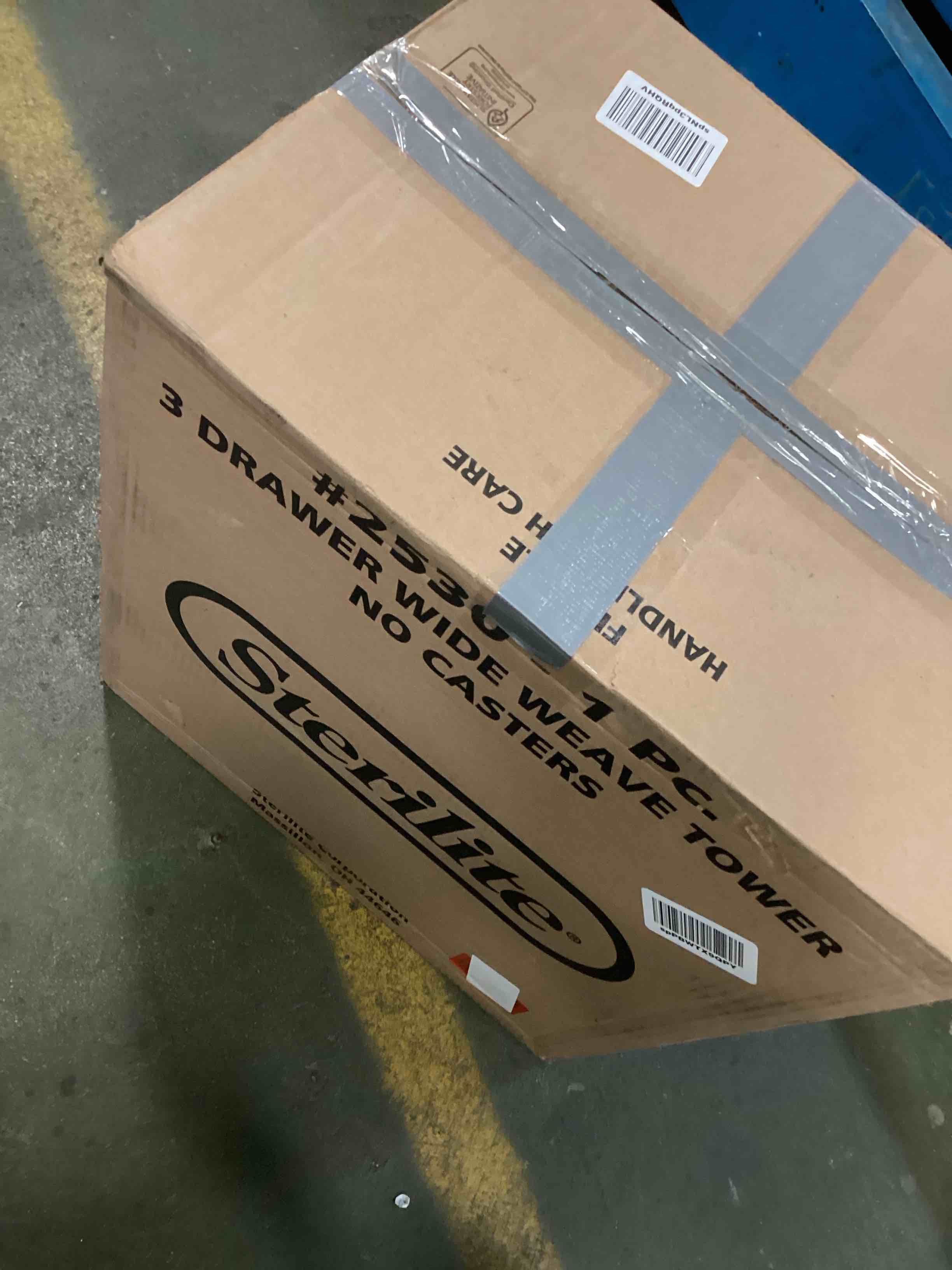 https://s3.amazonaws.com/lotting-images-prod/bidfta/YEL6376113_1713971945630.jpeg