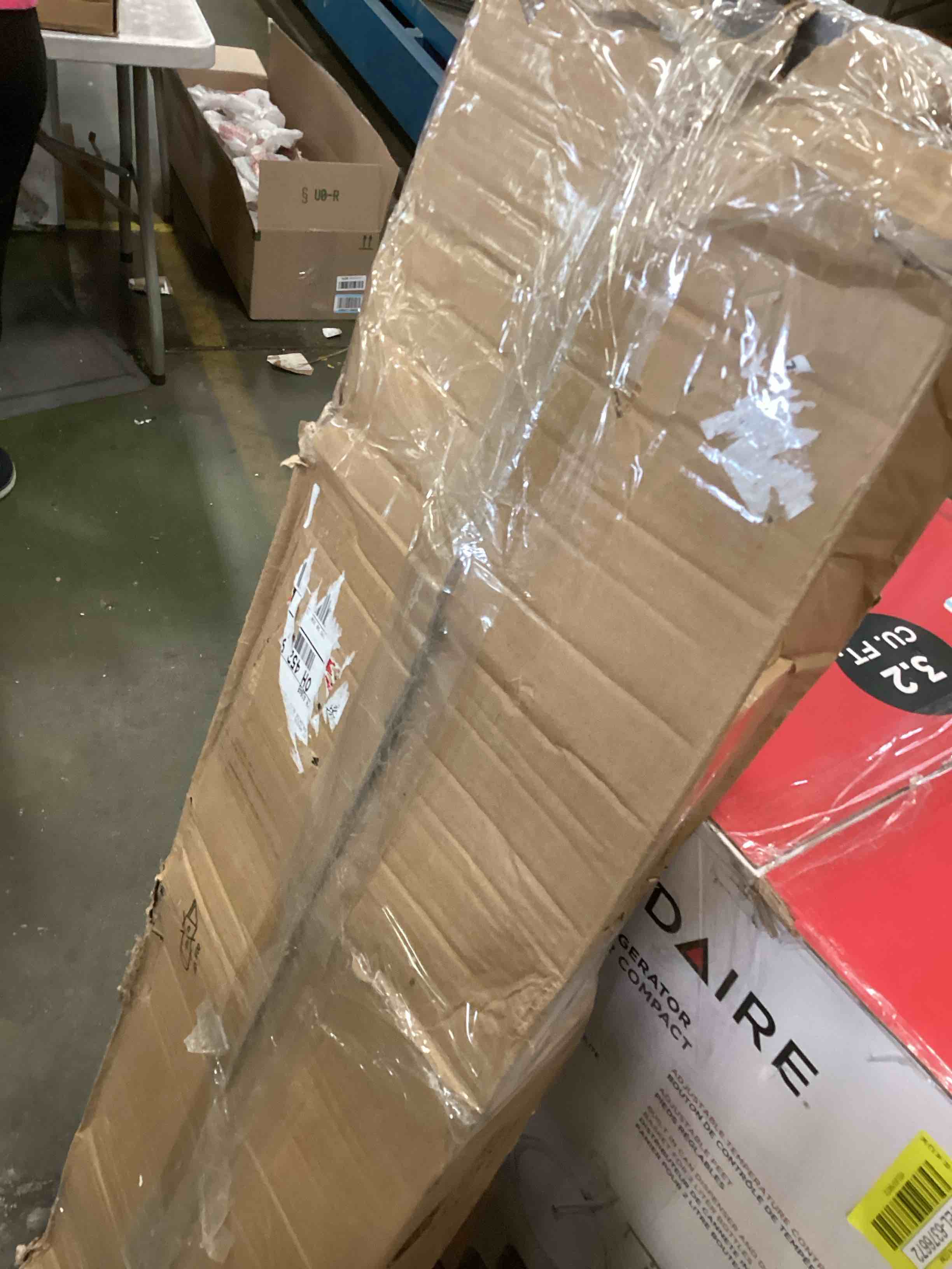https://s3.amazonaws.com/lotting-images-prod/bidfta/YEL6376674_1714155074577.jpeg
