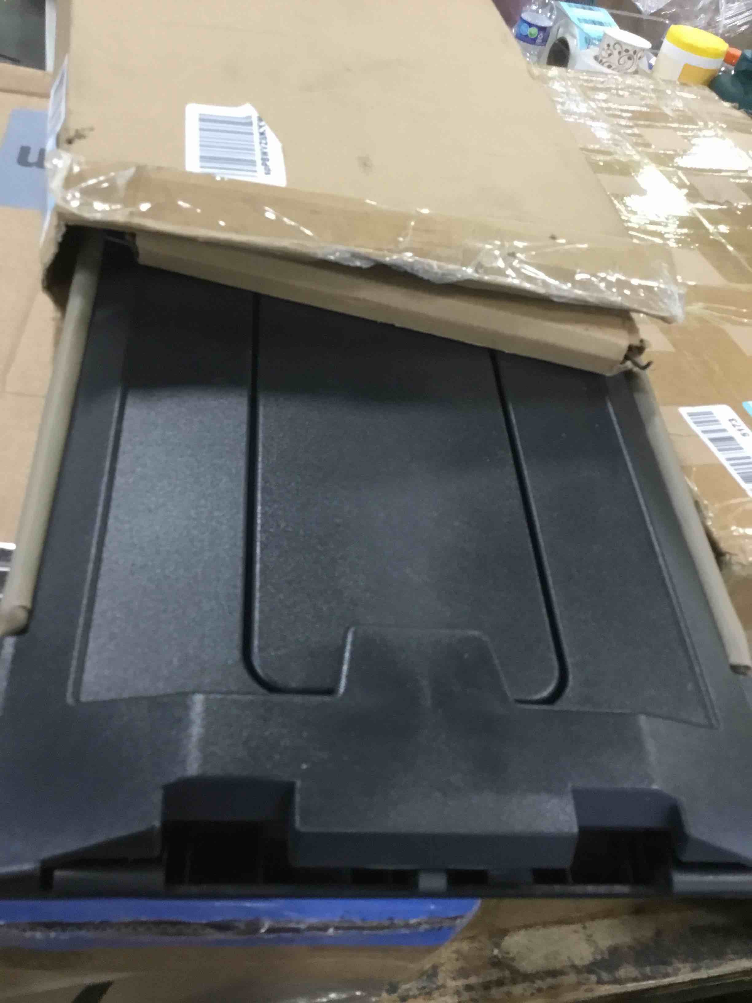 https://s3.amazonaws.com/lotting-images-prod/bidfta/YEL6377025_1713290247674.jpeg