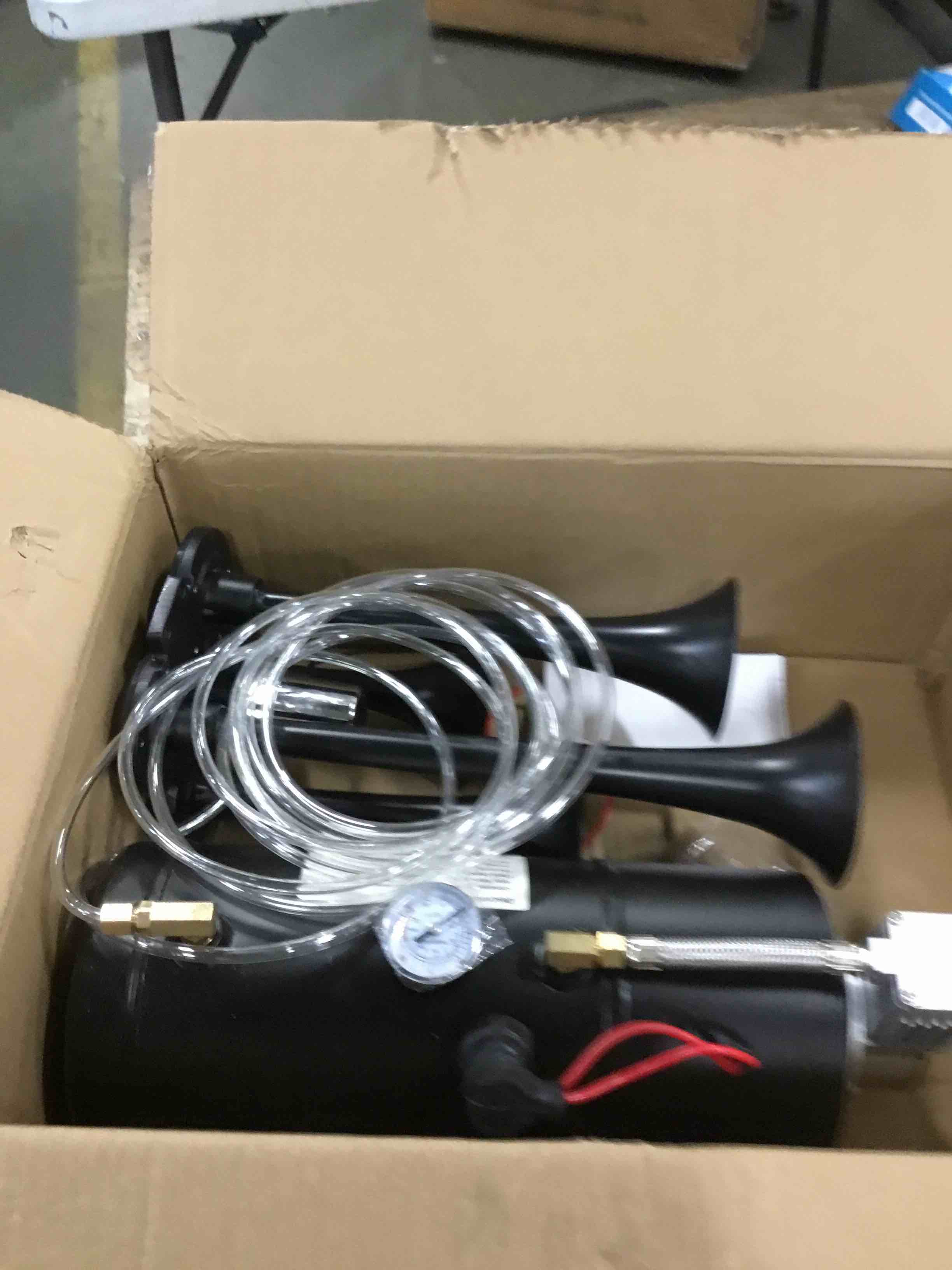 https://s3.amazonaws.com/lotting-images-prod/bidfta/YEL6378436_1714048011534.jpeg