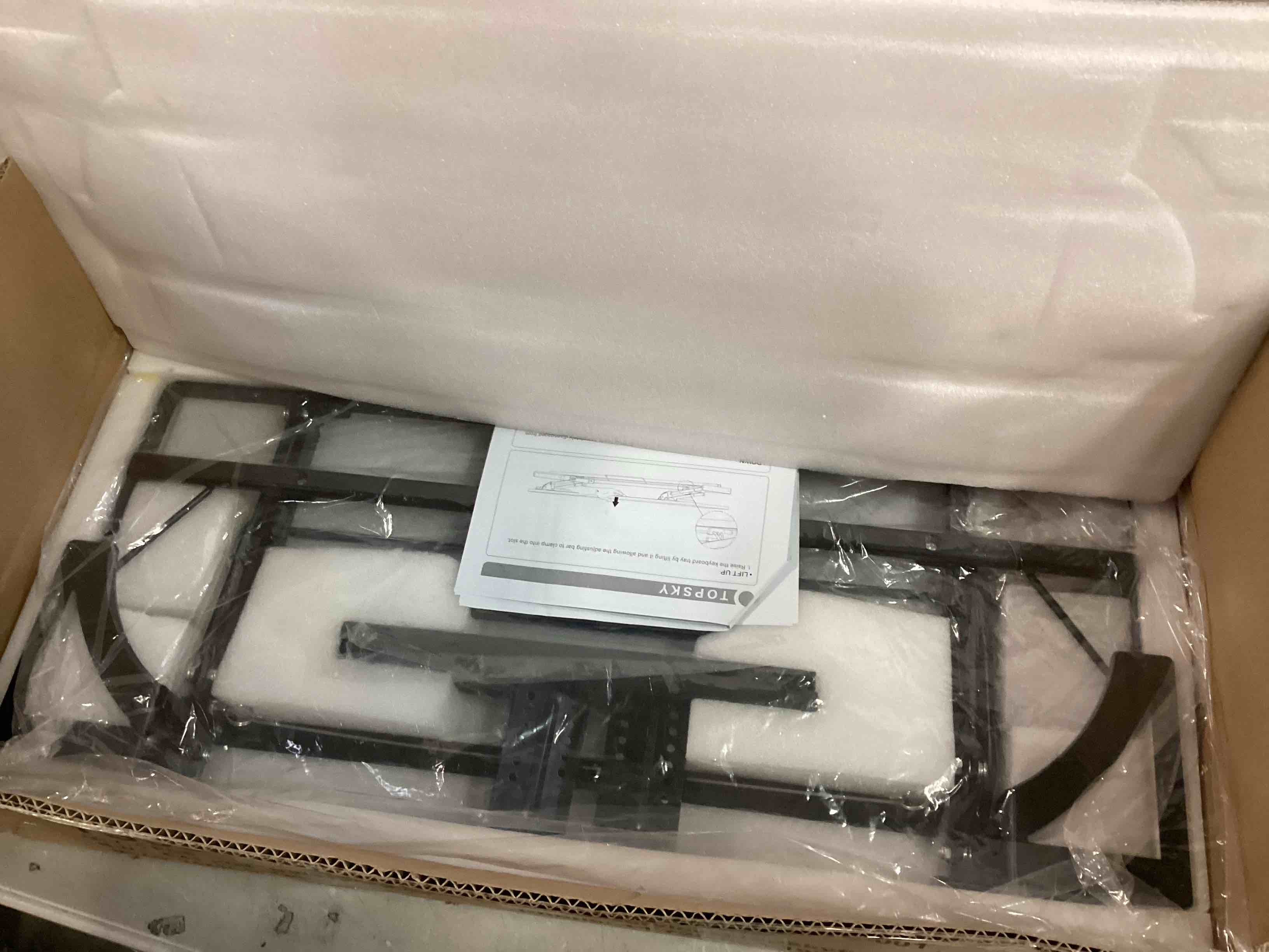 https://s3.amazonaws.com/lotting-images-prod/bidfta/YEL6379036_1715690746824.jpeg