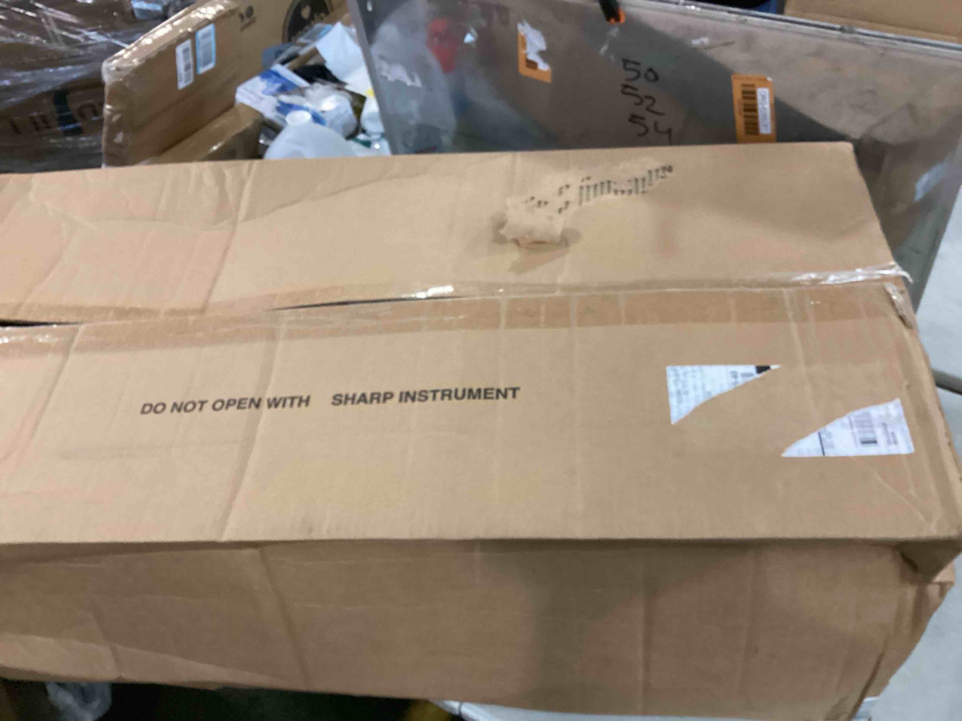 https://s3.amazonaws.com/lotting-images-prod/bidfta/YEL6379152_1715710631997.jpeg