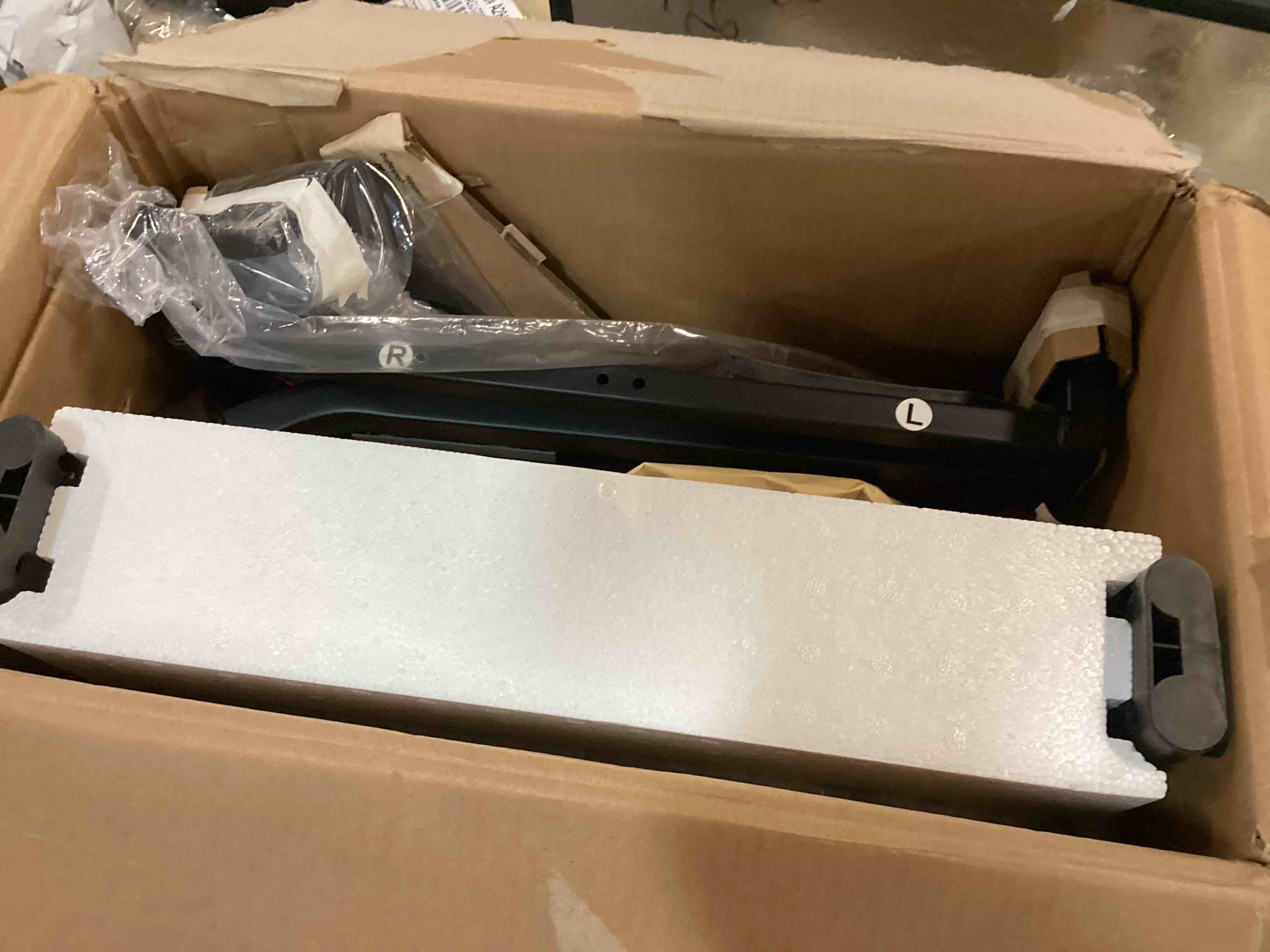 https://s3.amazonaws.com/lotting-images-prod/bidfta/YEL6379873_1716041870383.jpeg