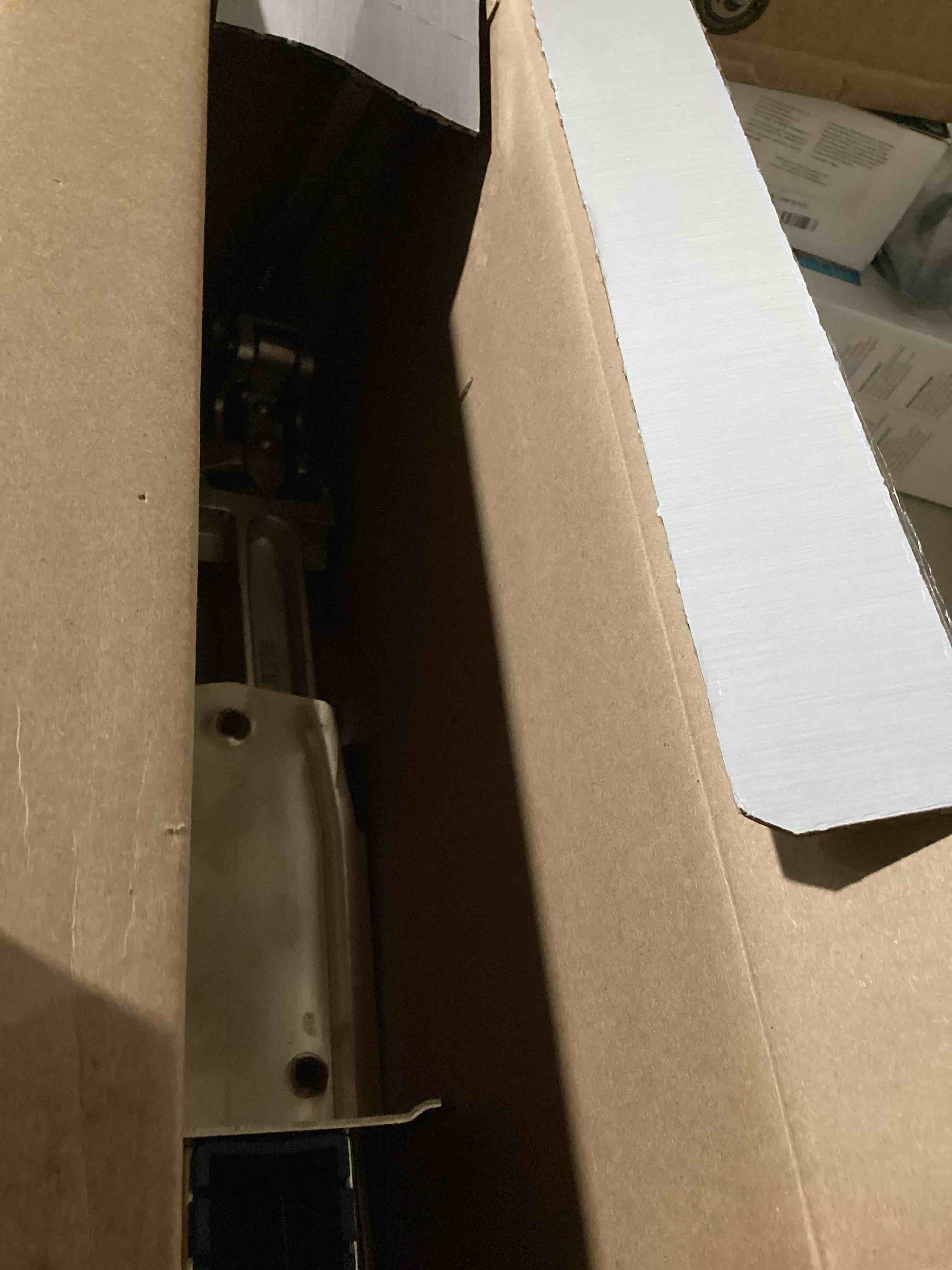 https://s3.amazonaws.com/lotting-images-prod/bidfta/YEL6380416_1714498519935.jpeg