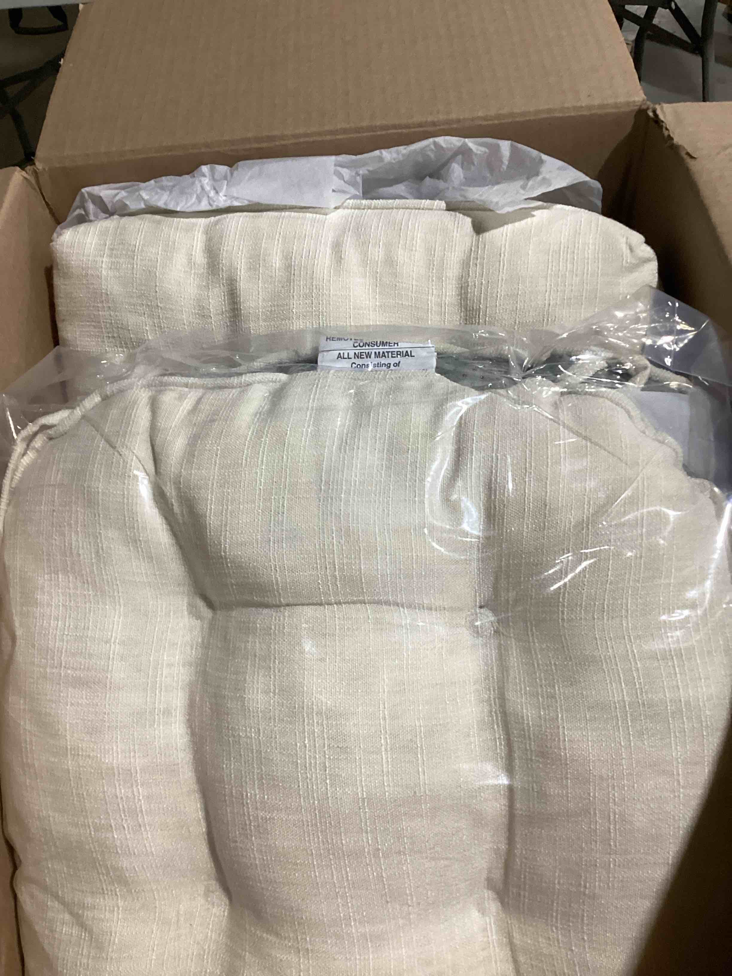 https://s3.amazonaws.com/lotting-images-prod/bidfta/YEL6381276_1715346528330.jpeg