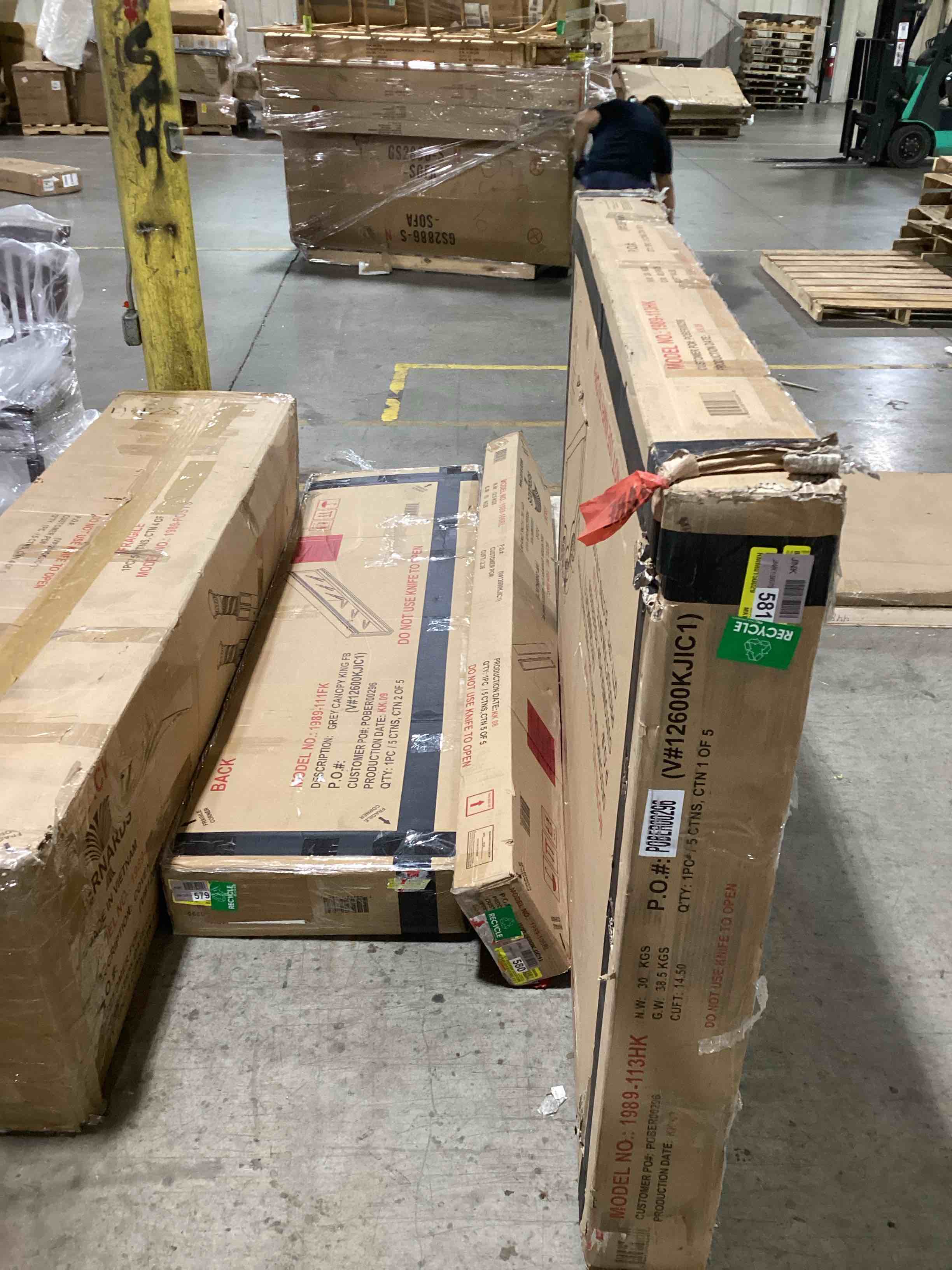 https://s3.amazonaws.com/lotting-images-prod/bidfta/YEL6381727_1715007978576.jpeg