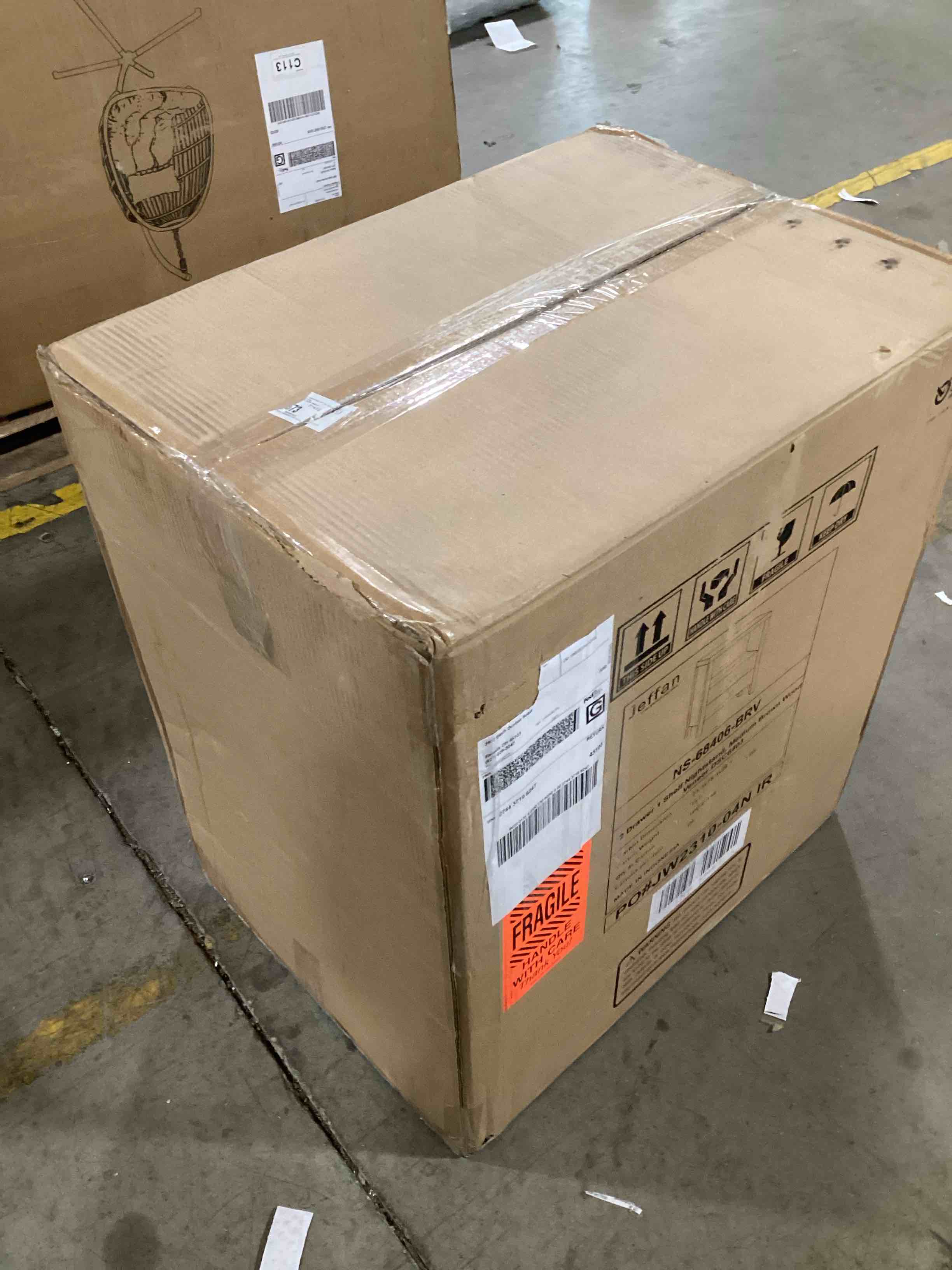 https://s3.amazonaws.com/lotting-images-prod/bidfta/YEL6382385_1715884636794.jpeg