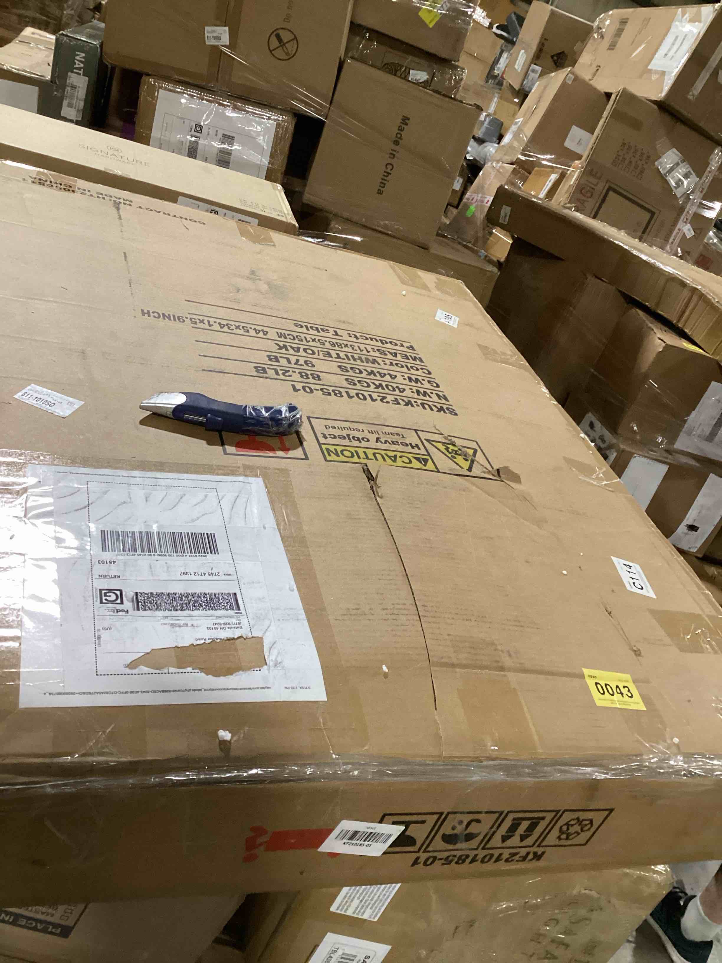 https://s3.amazonaws.com/lotting-images-prod/bidfta/YEL6382798_1716565320594.jpeg