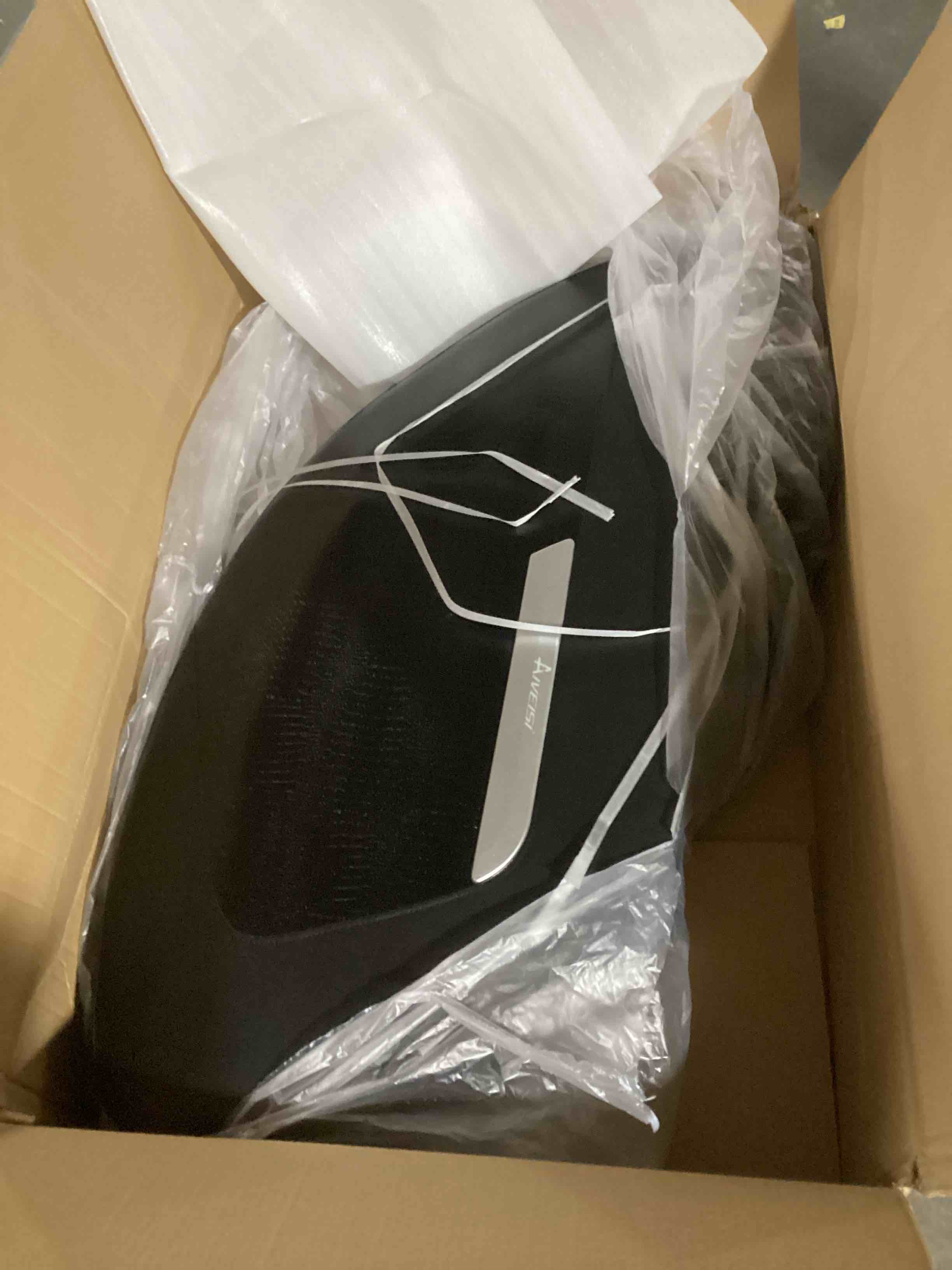 https://s3.amazonaws.com/lotting-images-prod/bidfta/YEL6383311_1712927528156.jpeg