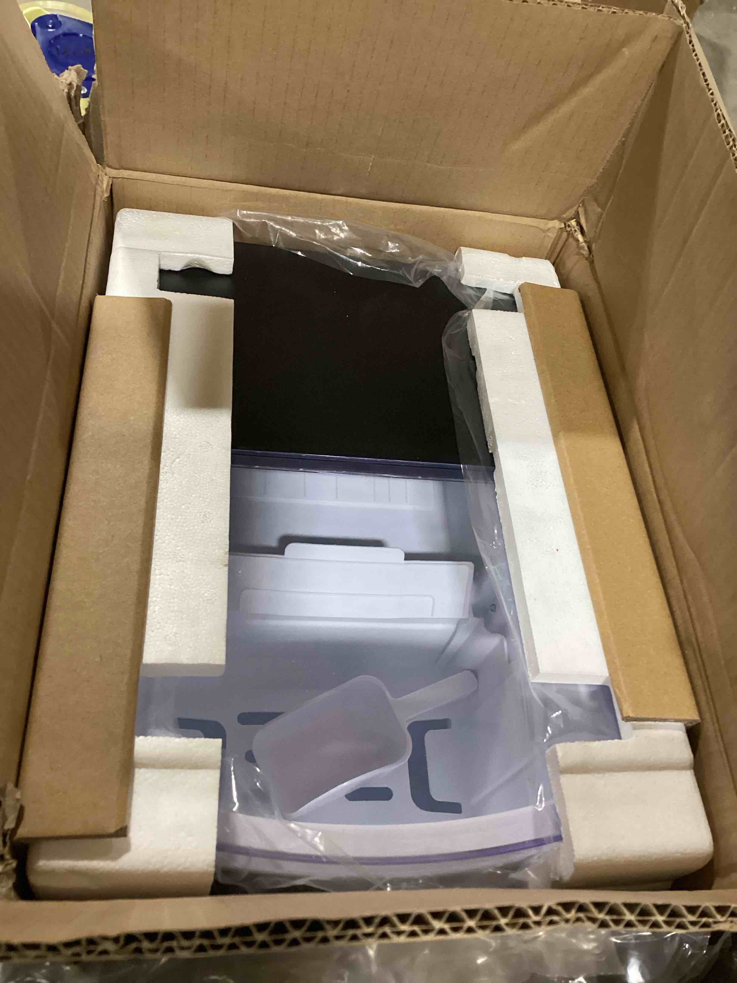 https://s3.amazonaws.com/lotting-images-prod/bidfta/YEL6387119_1715186182933.jpeg