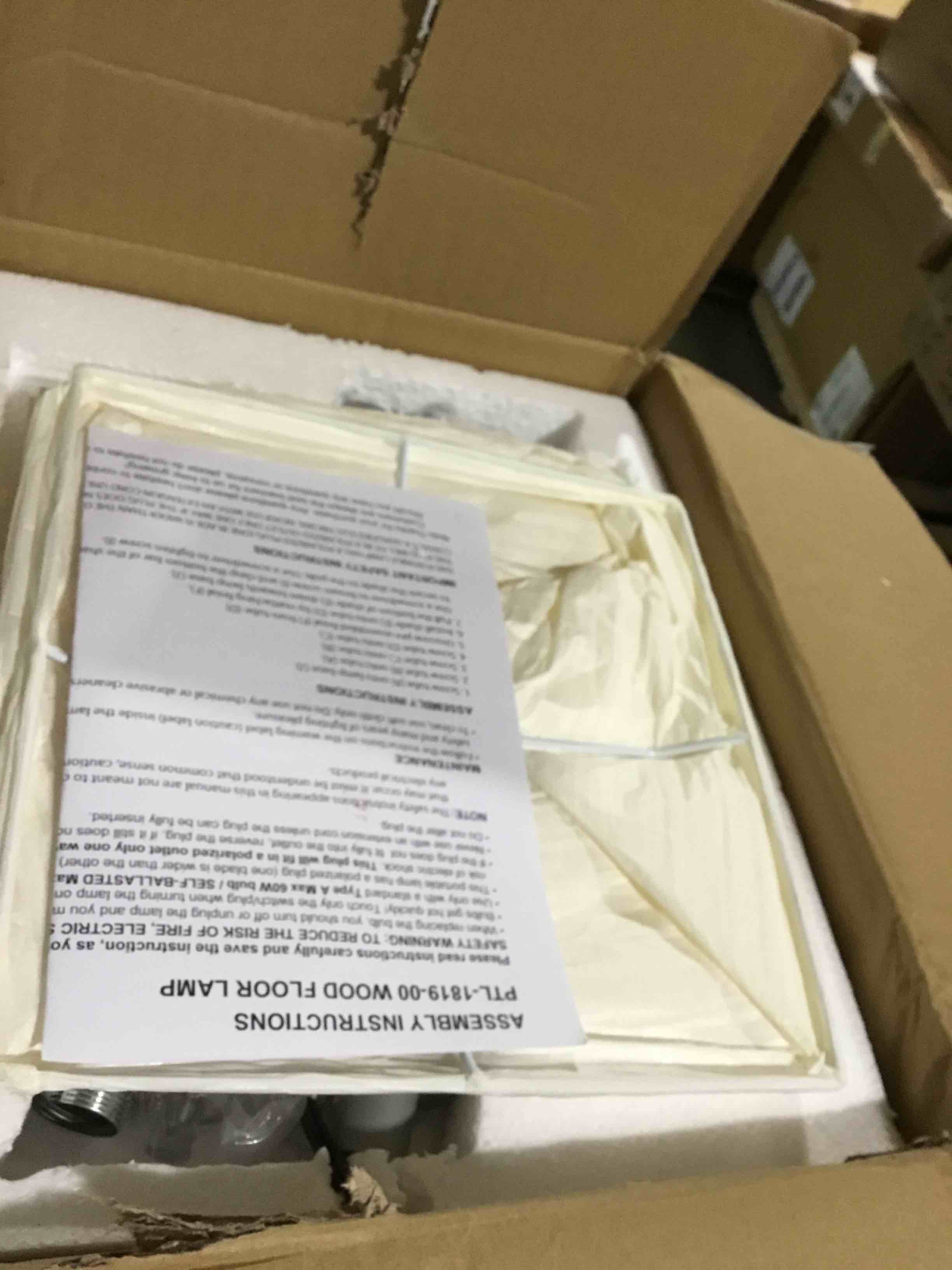 https://s3.amazonaws.com/lotting-images-prod/bidfta/YEL6388580_1715266294261.jpeg
