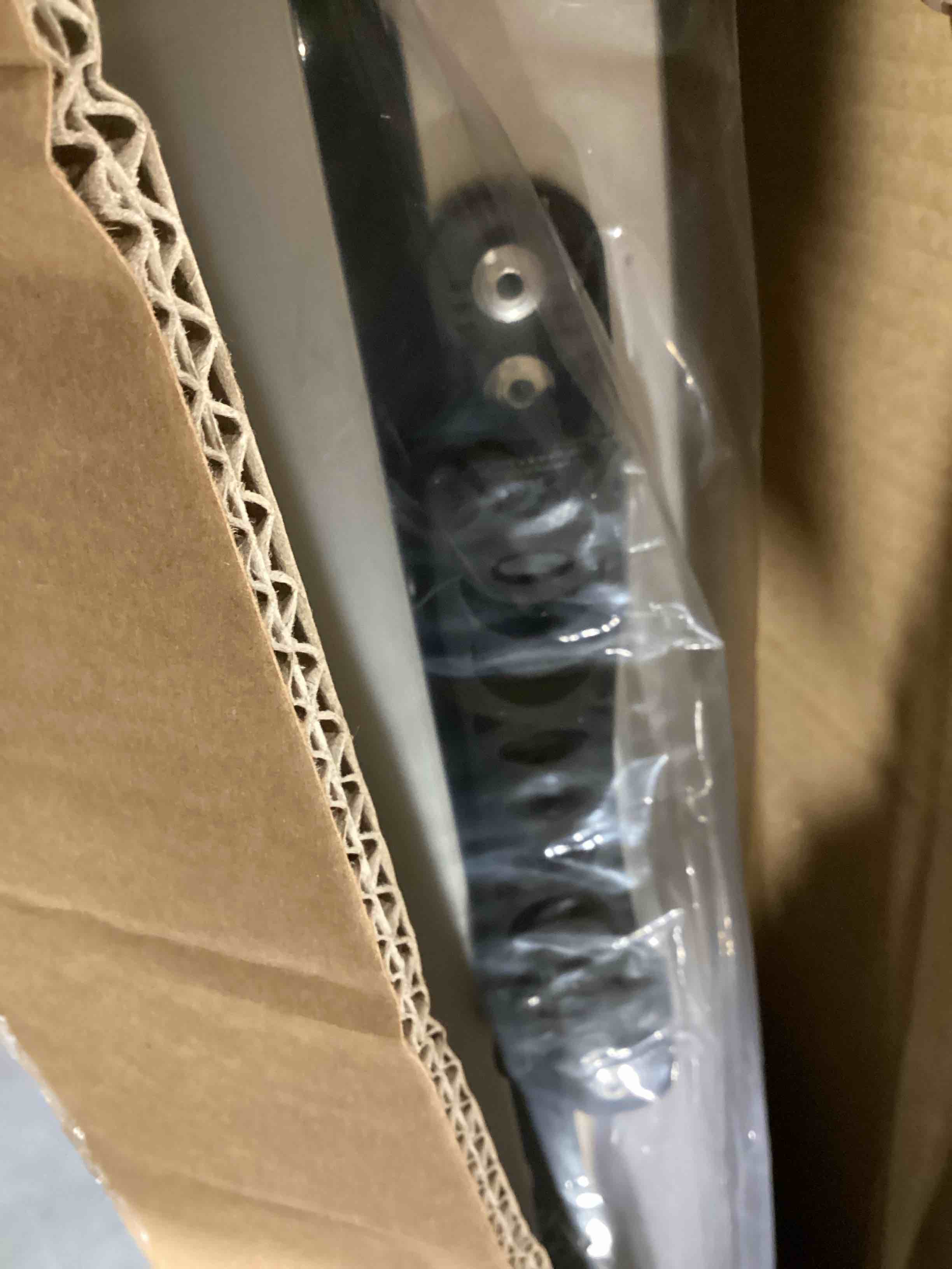 https://s3.amazonaws.com/lotting-images-prod/bidfta/YEL6388813_1715607967470.jpeg