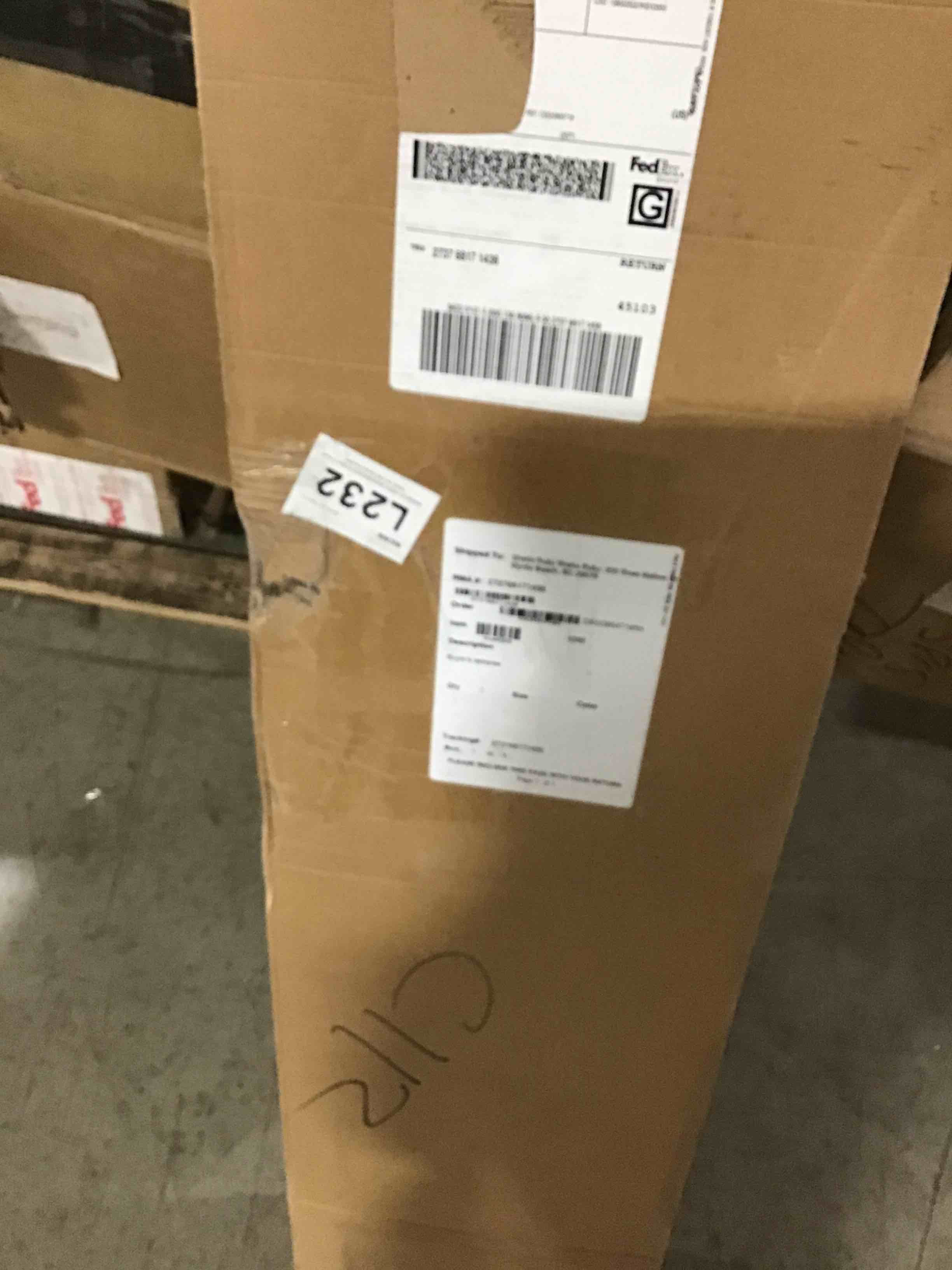 https://s3.amazonaws.com/lotting-images-prod/bidfta/YEL6390292_1714570742117.jpeg