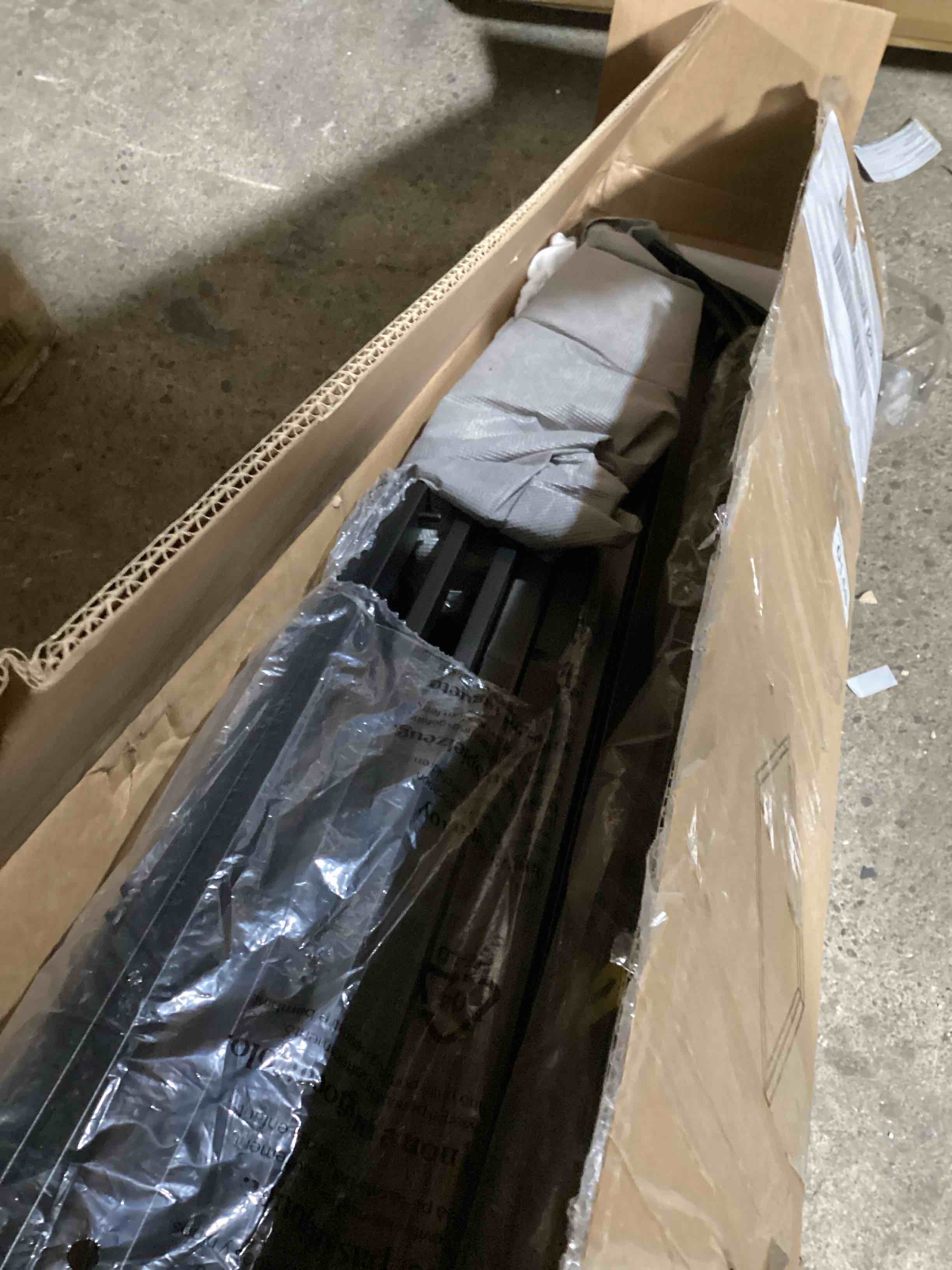 https://s3.amazonaws.com/lotting-images-prod/bidfta/YEL6390754_1713892080154.jpeg