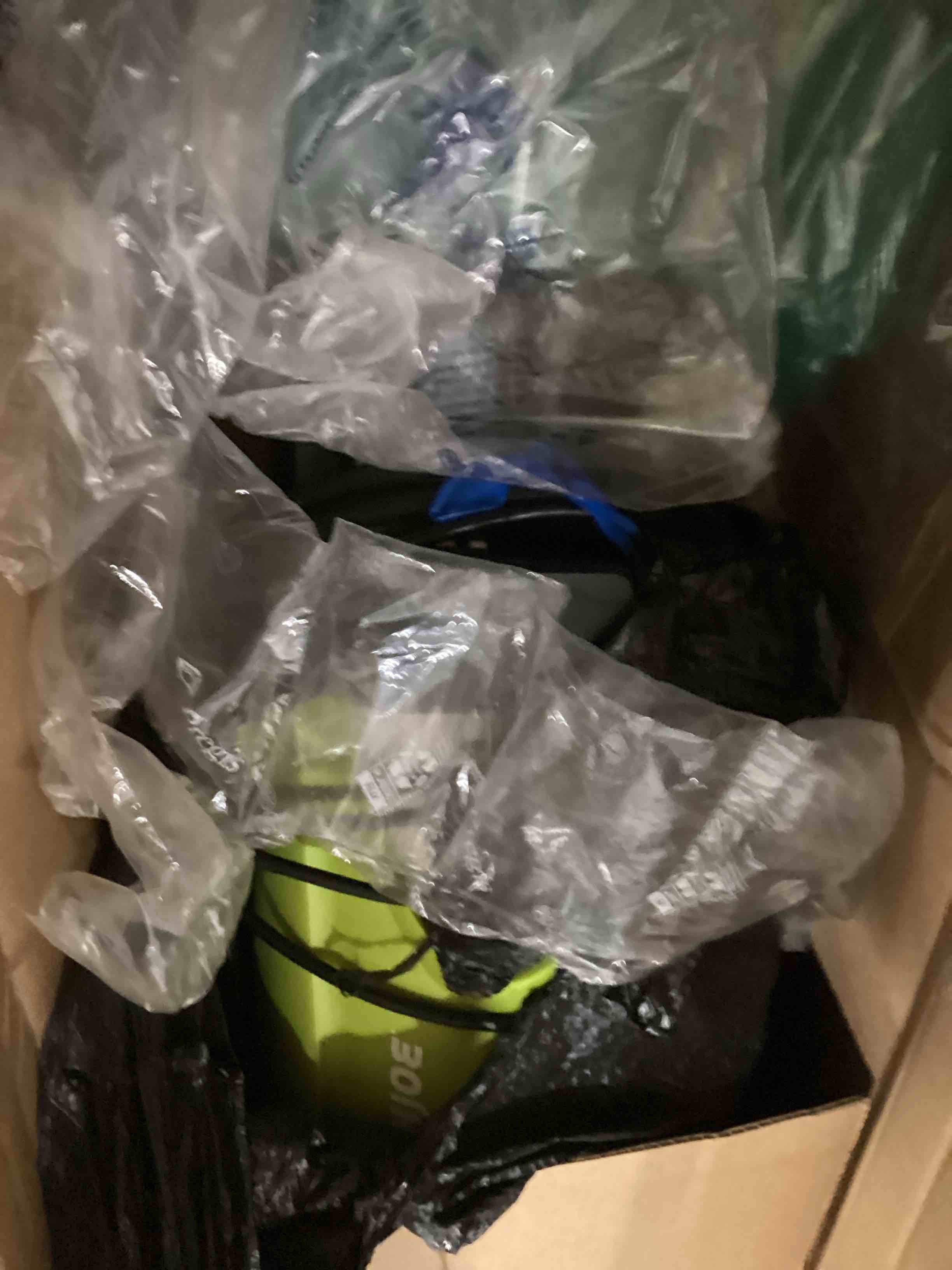 https://s3.amazonaws.com/lotting-images-prod/bidfta/YEL6390774_1713897394293.jpeg