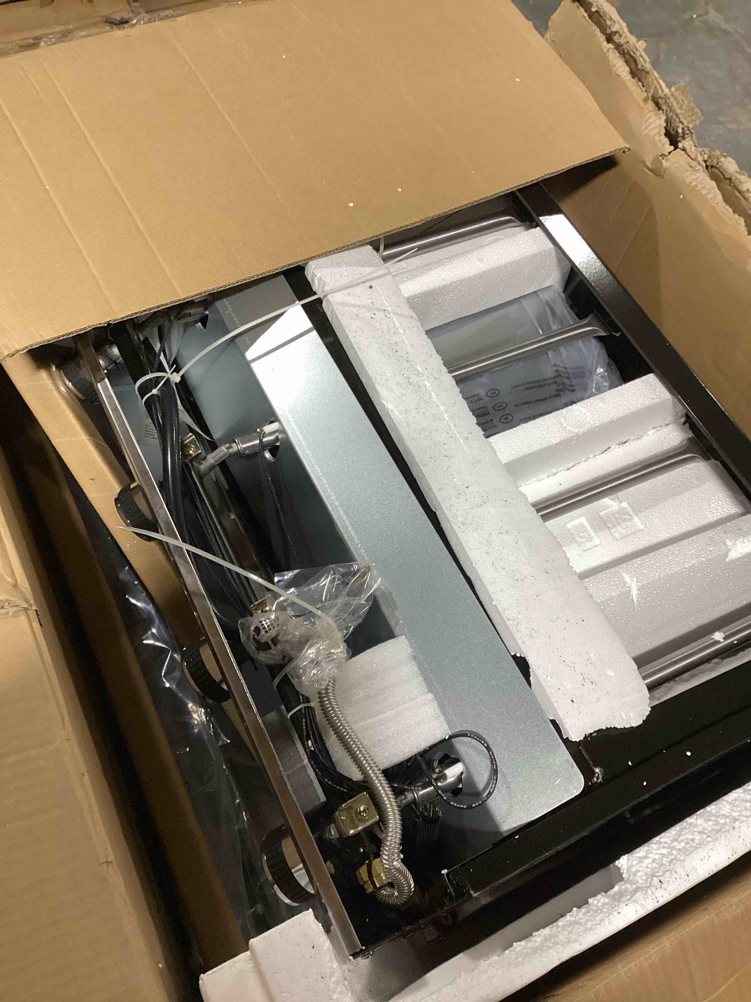 https://s3.amazonaws.com/lotting-images-prod/bidfta/YEL6390882_1714066028005.jpeg
