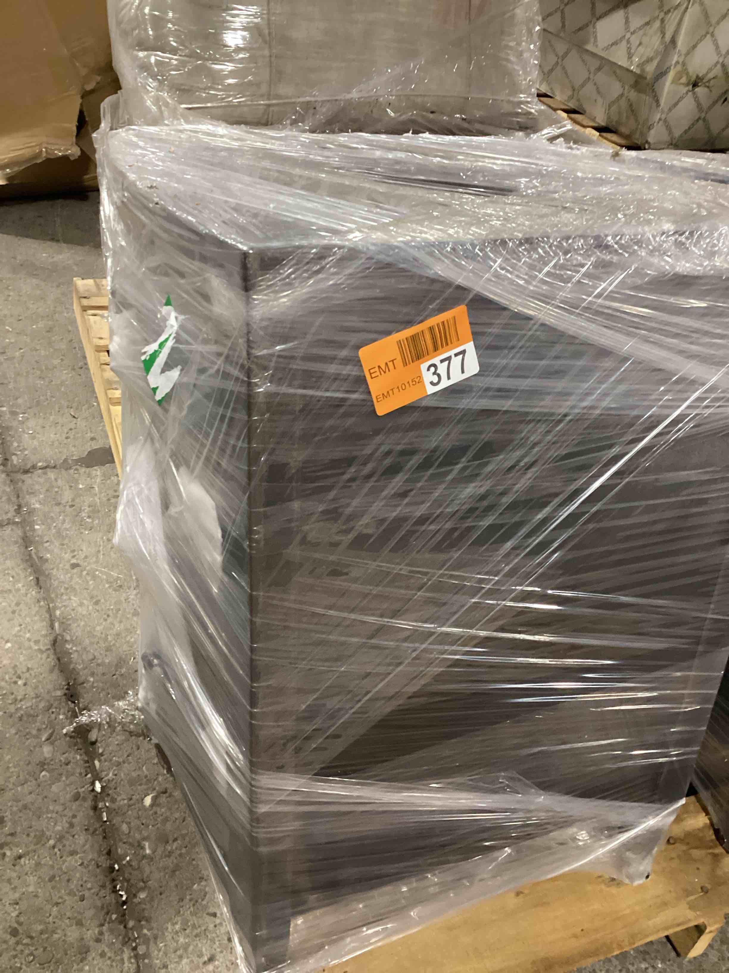 https://s3.amazonaws.com/lotting-images-prod/bidfta/YEL6391102_1714661106735.jpeg